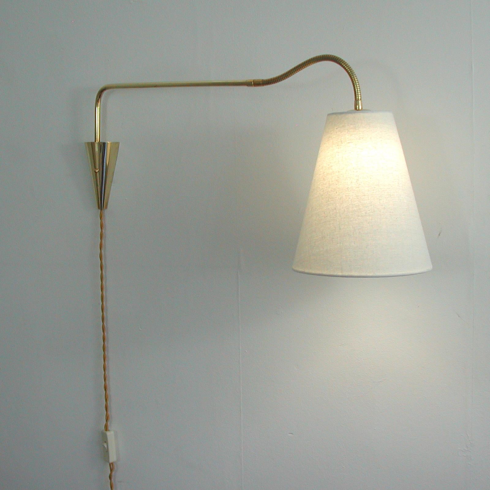 Mid-20th Century Mid-Century Swedish Adjustable and Articulating Brass Wall Light, 1950s