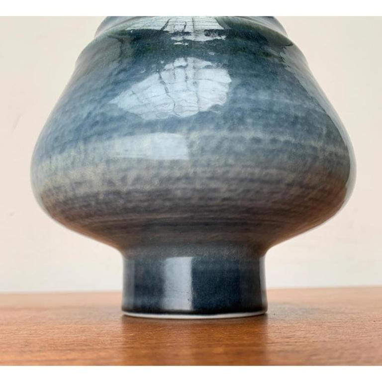 Vaso svedese di metà secolo della serie Bamboo di Olle Alberius per Rörstrand, anni '60 in vendita 5
