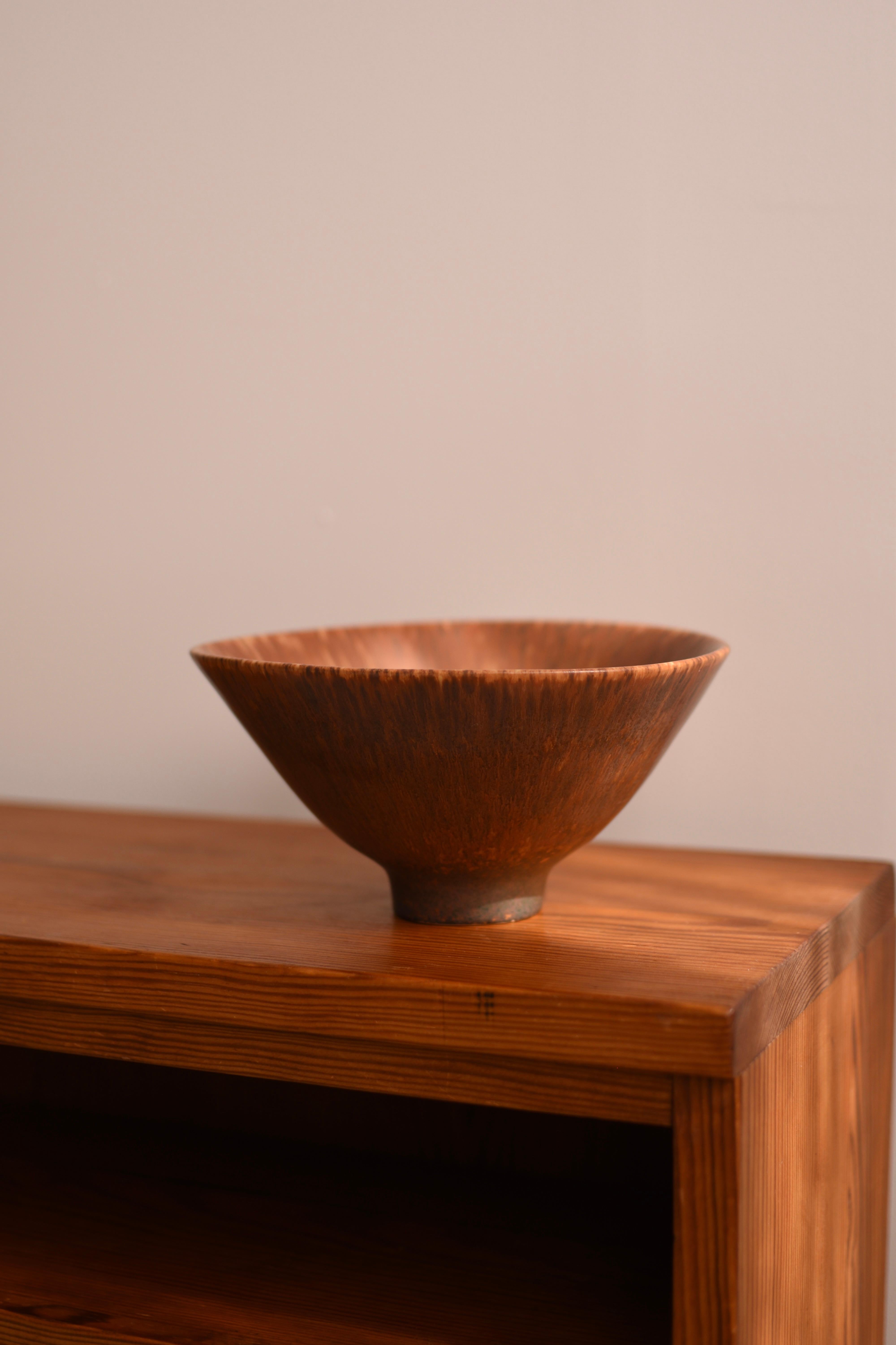 Mid-Century Modern Bol suédois du milieu du siècle en céramique Brown, SHX par Carl-Harry Stålhane, Rörstrand en vente