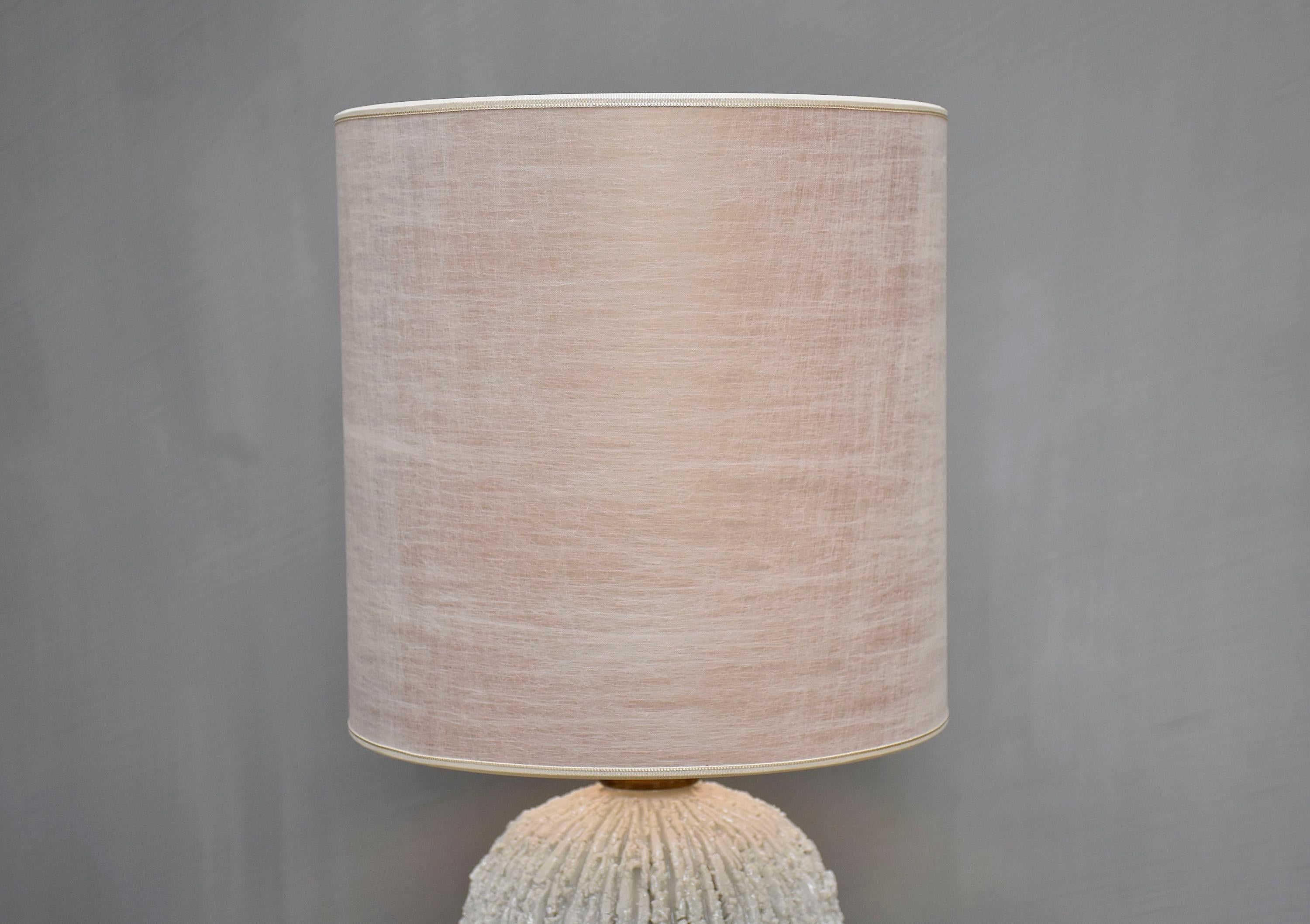 Mid-century Swedish ceramic table lamp 'Chamotte' by Gunnar Nylund In Good Condition For Sale In SON EN BREUGEL, NL
