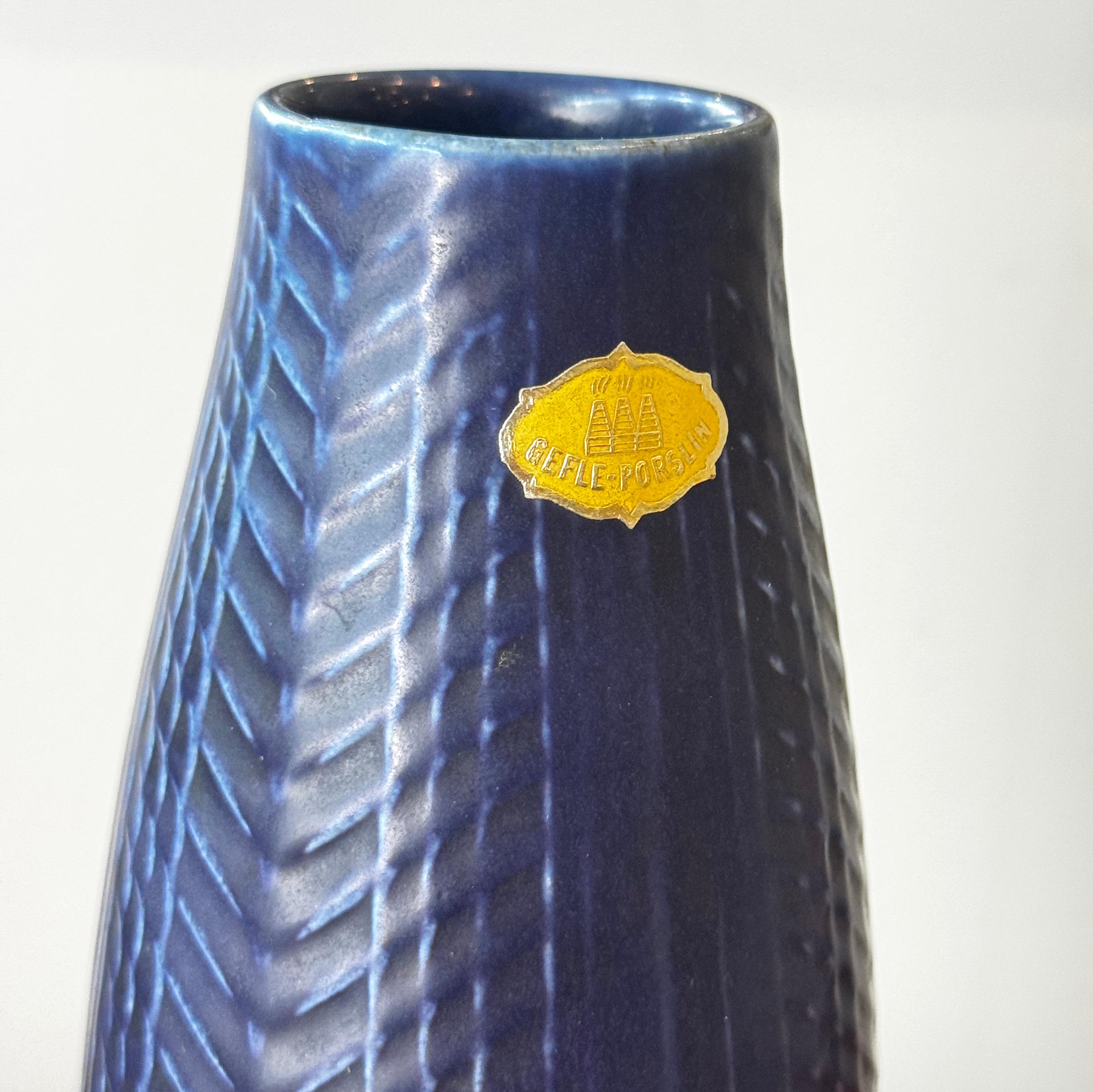 Jarrón de cerámica sueca de mediados de siglo diseñado por Berit Ternell para Gefle Porcelin siglo XX en venta