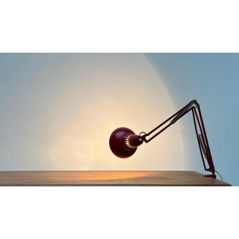 Architect's lamp from the Swedish manufacturer Ledu in a special color.

The Ledu is largely very similar or identical to the classic Luxo L-1, Jac Jacobsen's design classic from 1937. The difference can be seen in the slightly ornamental curves of