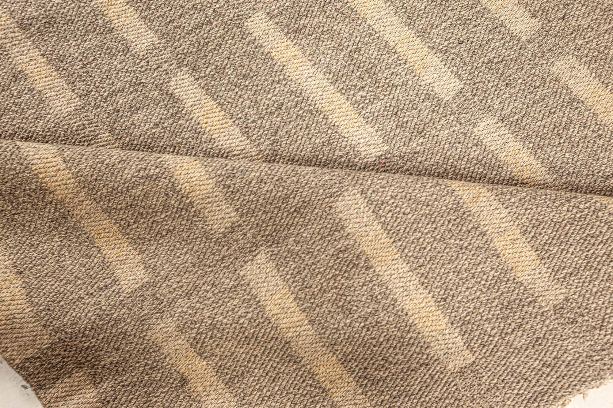 Mid Century Swedish double sided flat weave rug
Size: 9'2
