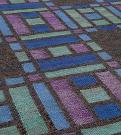 Schwedischer Flachgewebeteppich aus der Mitte des Jahrhunderts, signiert von Judith Johansson