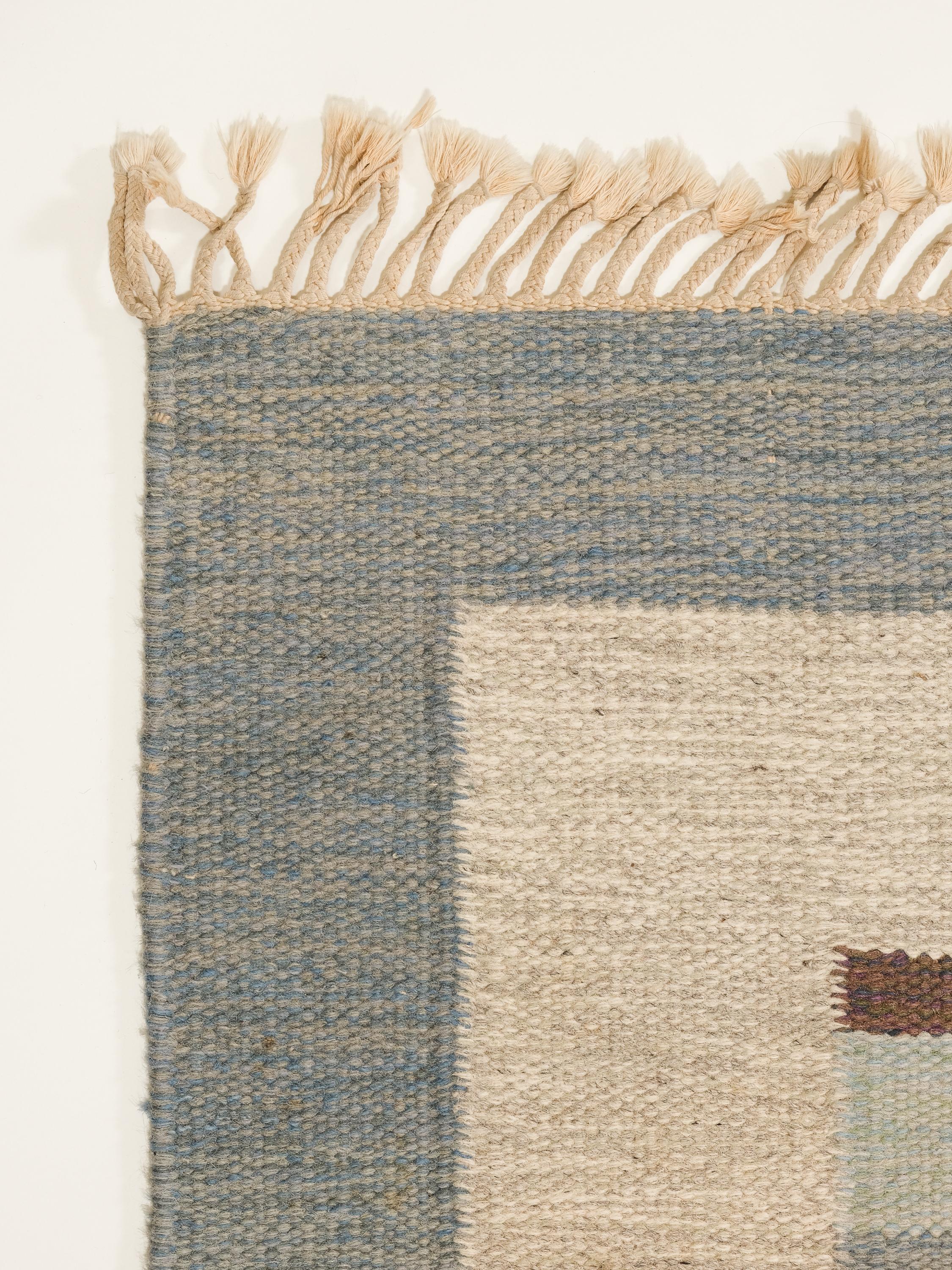Mid-Century Swedish Flatweave Wool Rug by Karin Jönsson In Fair Condition For Sale In Karis, Nyland