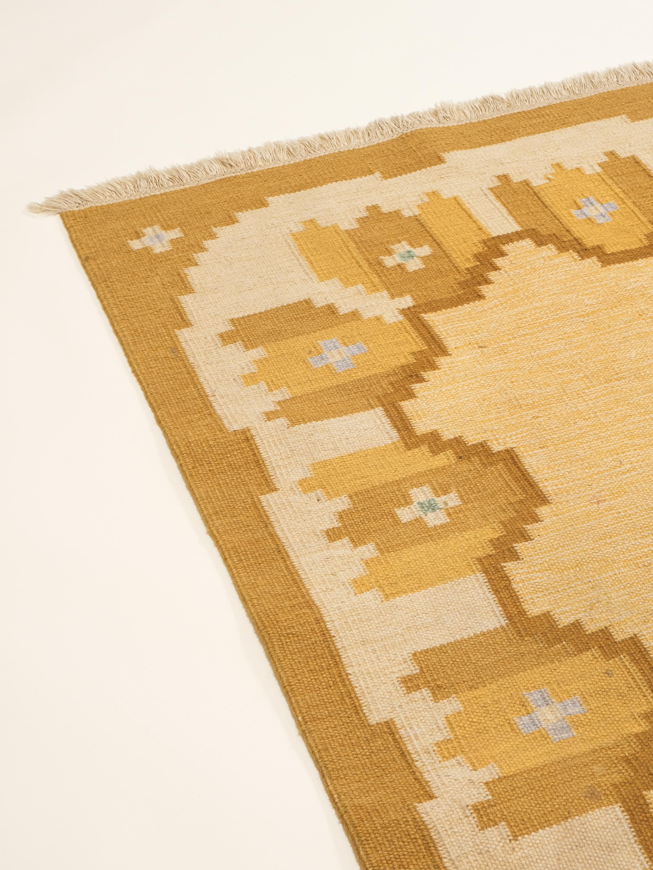 This Swedish kilim rug measure 210 x 142 cm and is handmade with classic flat weave technique. Signed 