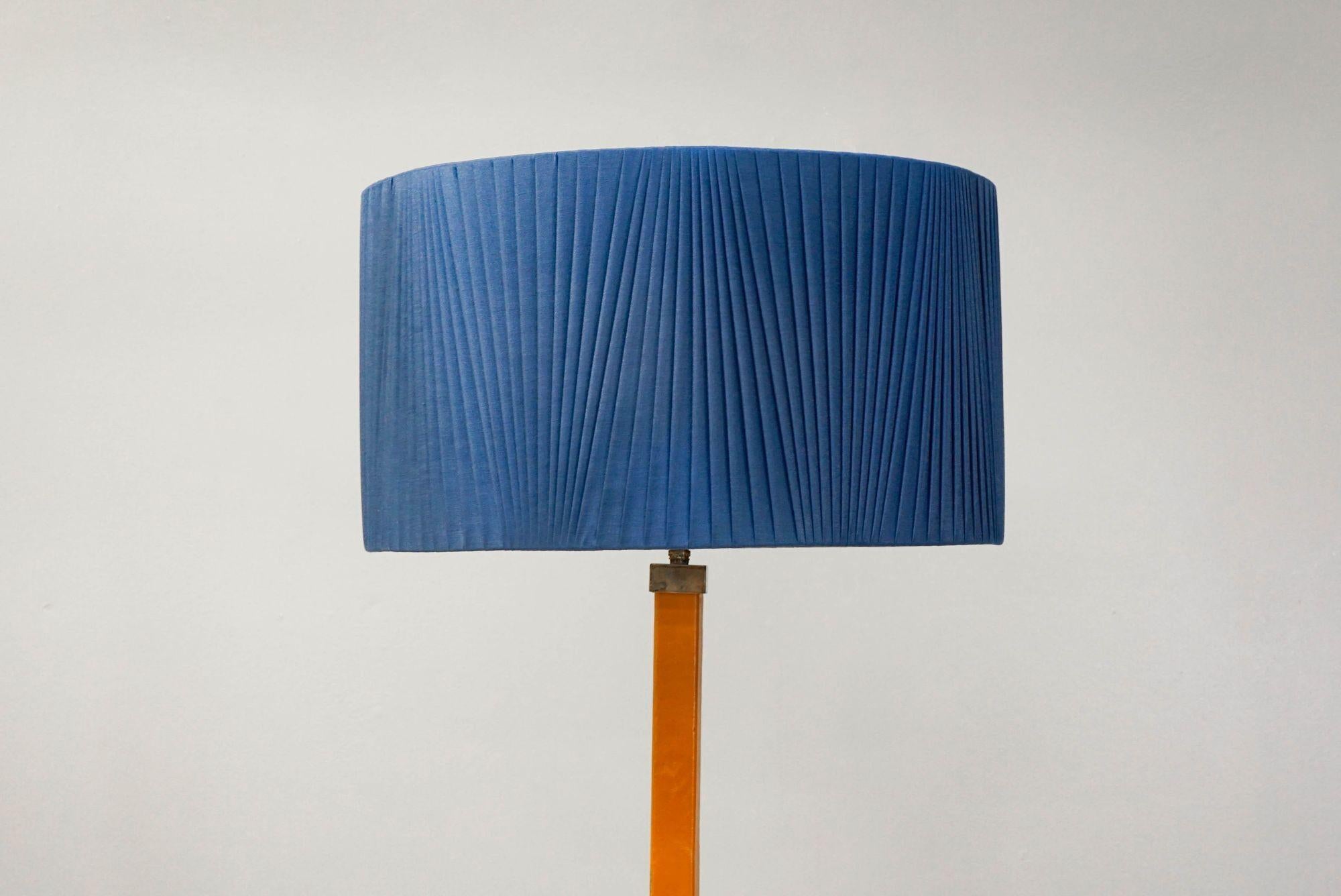 Lampadaire suédois du milieu du siècle en cuir Excellent état - En vente à London, England