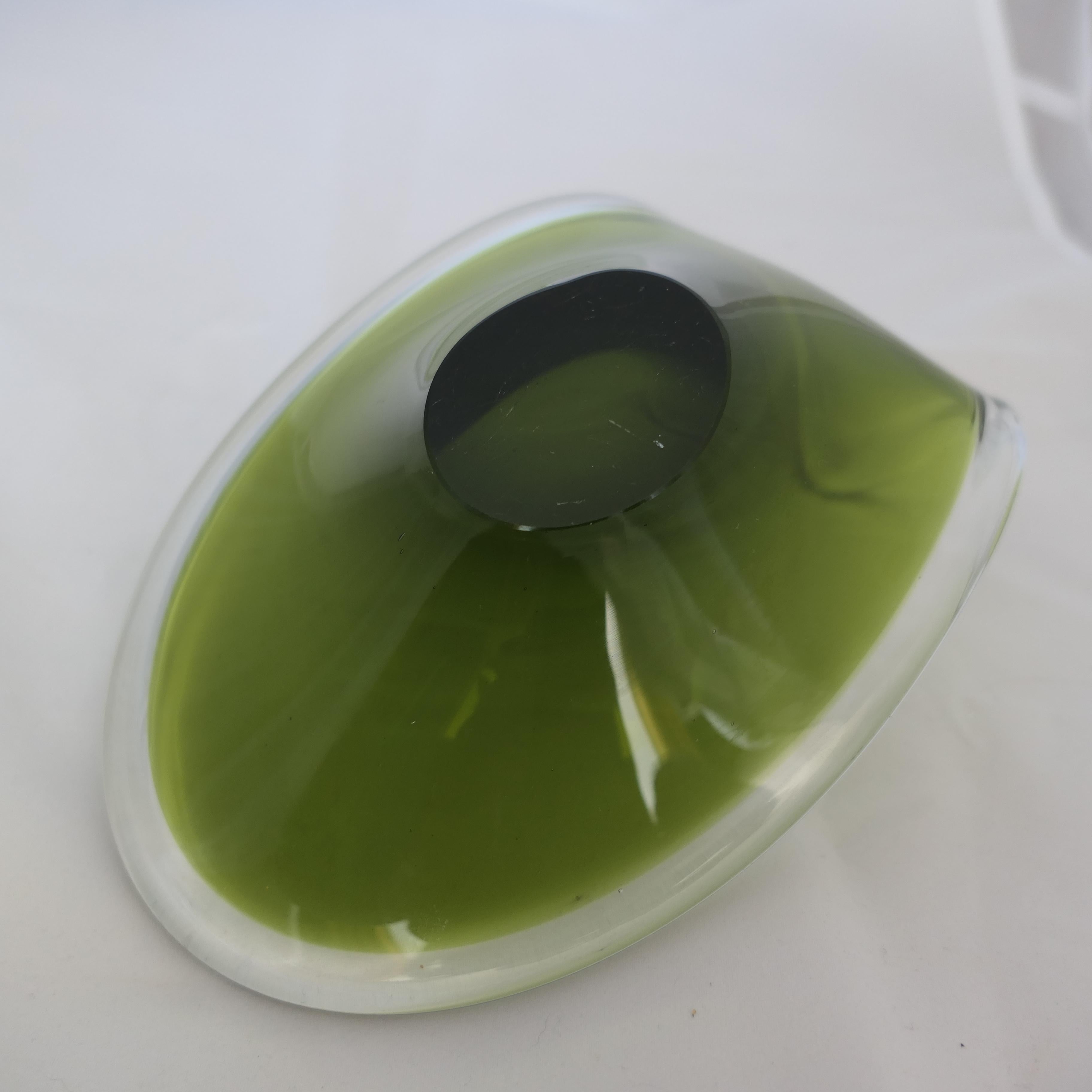 Mid Century Swedish Flygsfors Art Glass Bowl by Paul Kedelv. For Sale 1