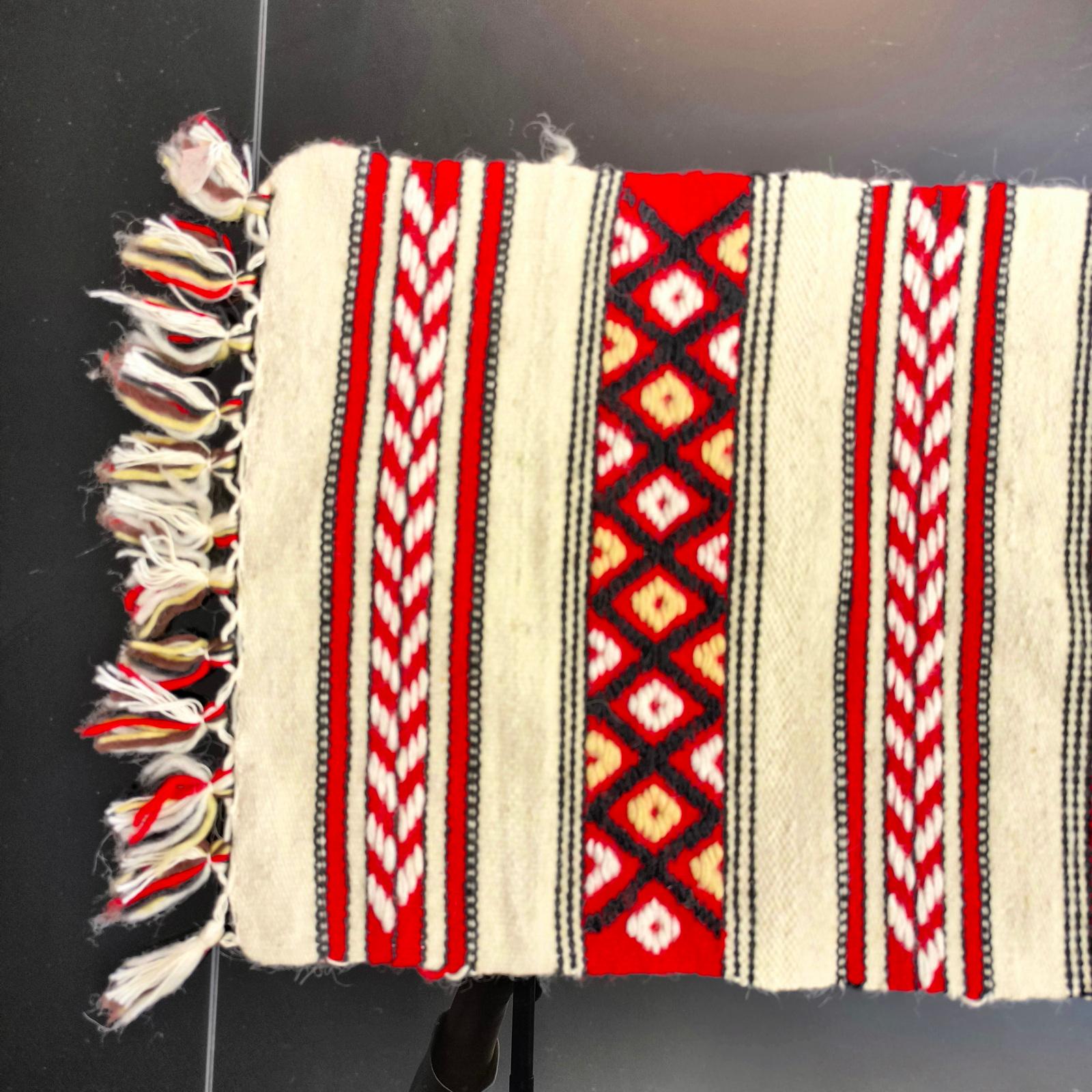 Lana Runner da tavola o decorazione da parete in stile folk svedese della metà del secolo, tessuto a mano in vendita
