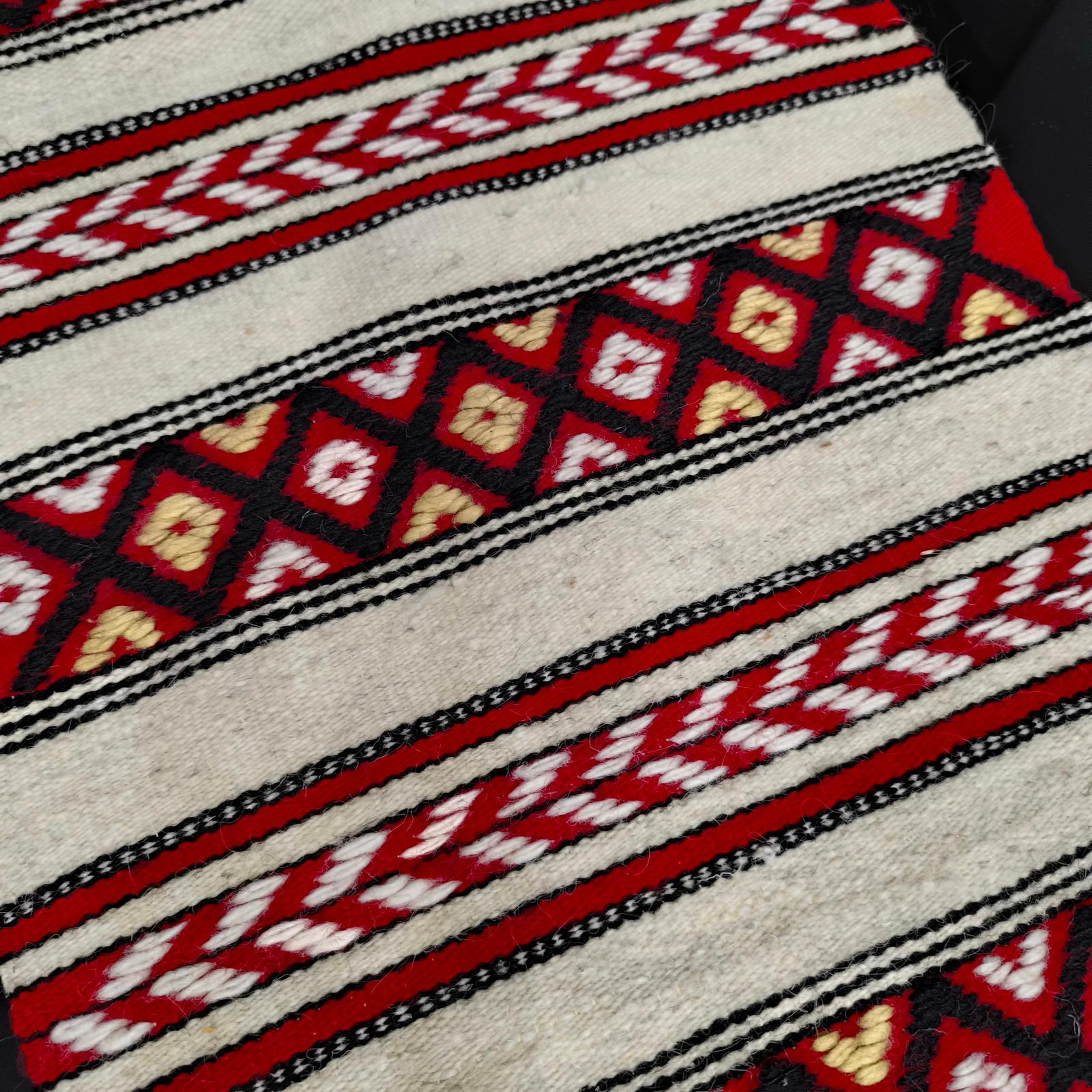 Runner da tavola o decorazione da parete in stile folk svedese della metà del secolo, tessuto a mano in vendita 1