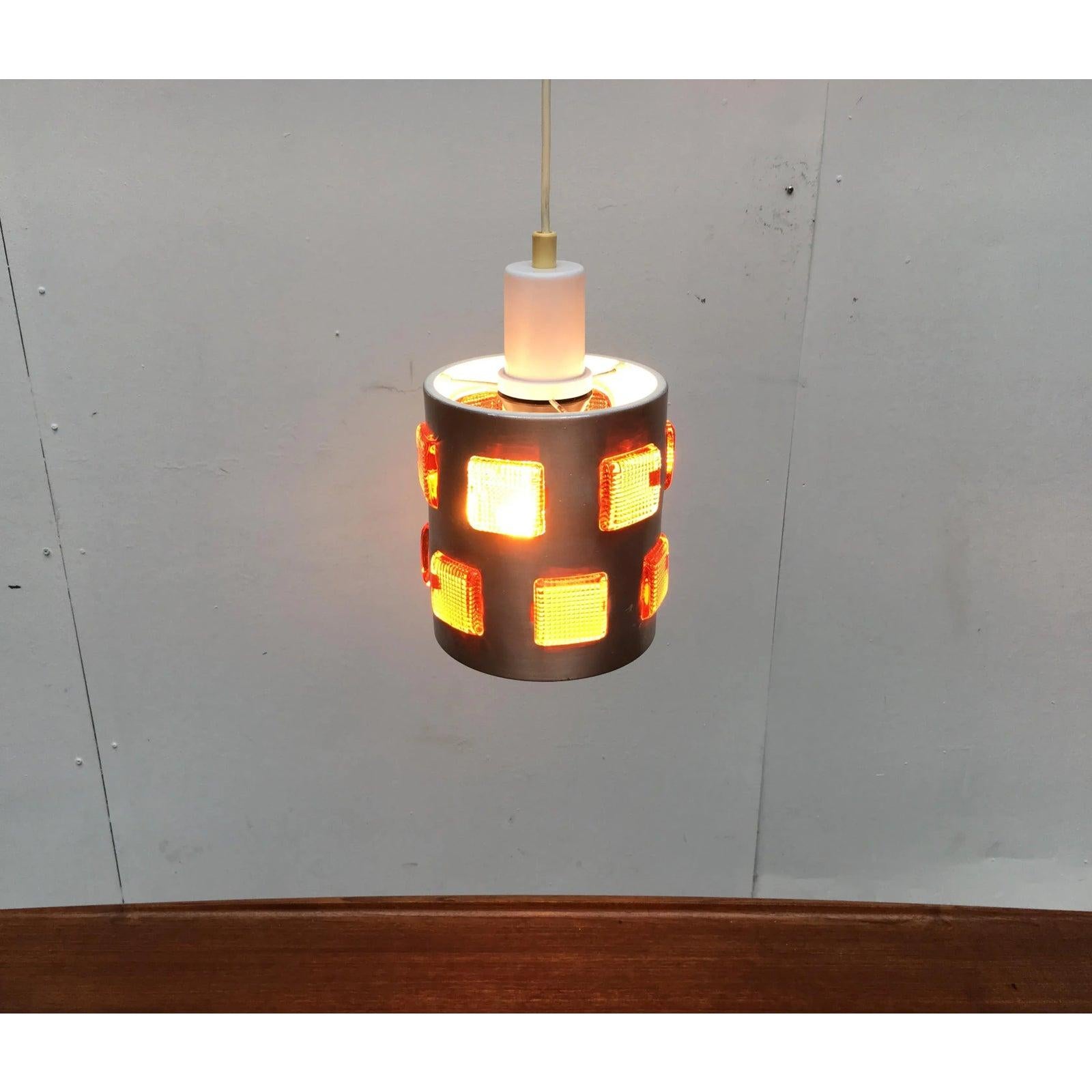 Schwedische Mid-Century-Pendelleuchte aus Glas und Metall, 1960er Jahre im Angebot 6