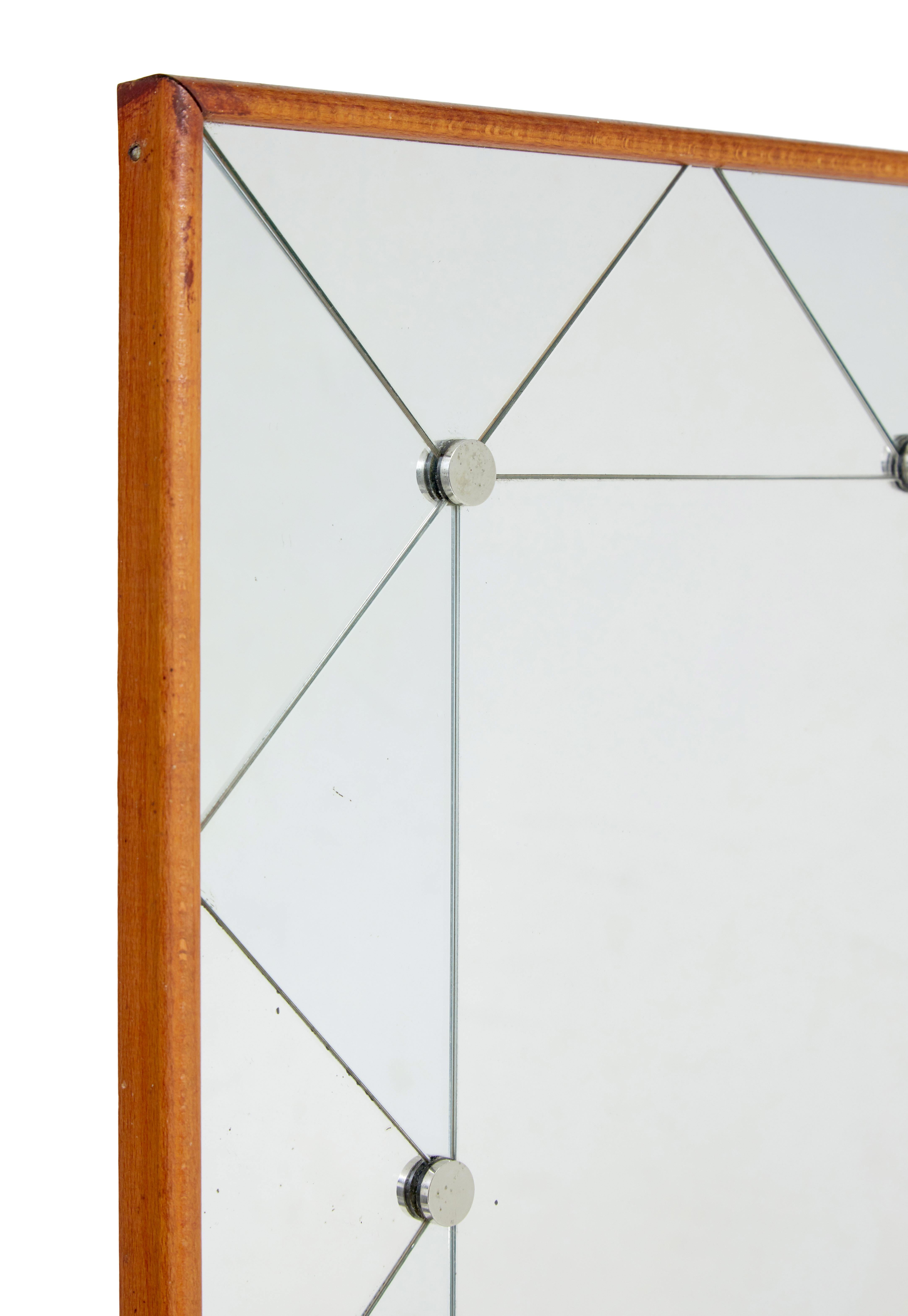 Mid-Century moderno Specchio da parete arlecchino svedese di metà secolo in vendita