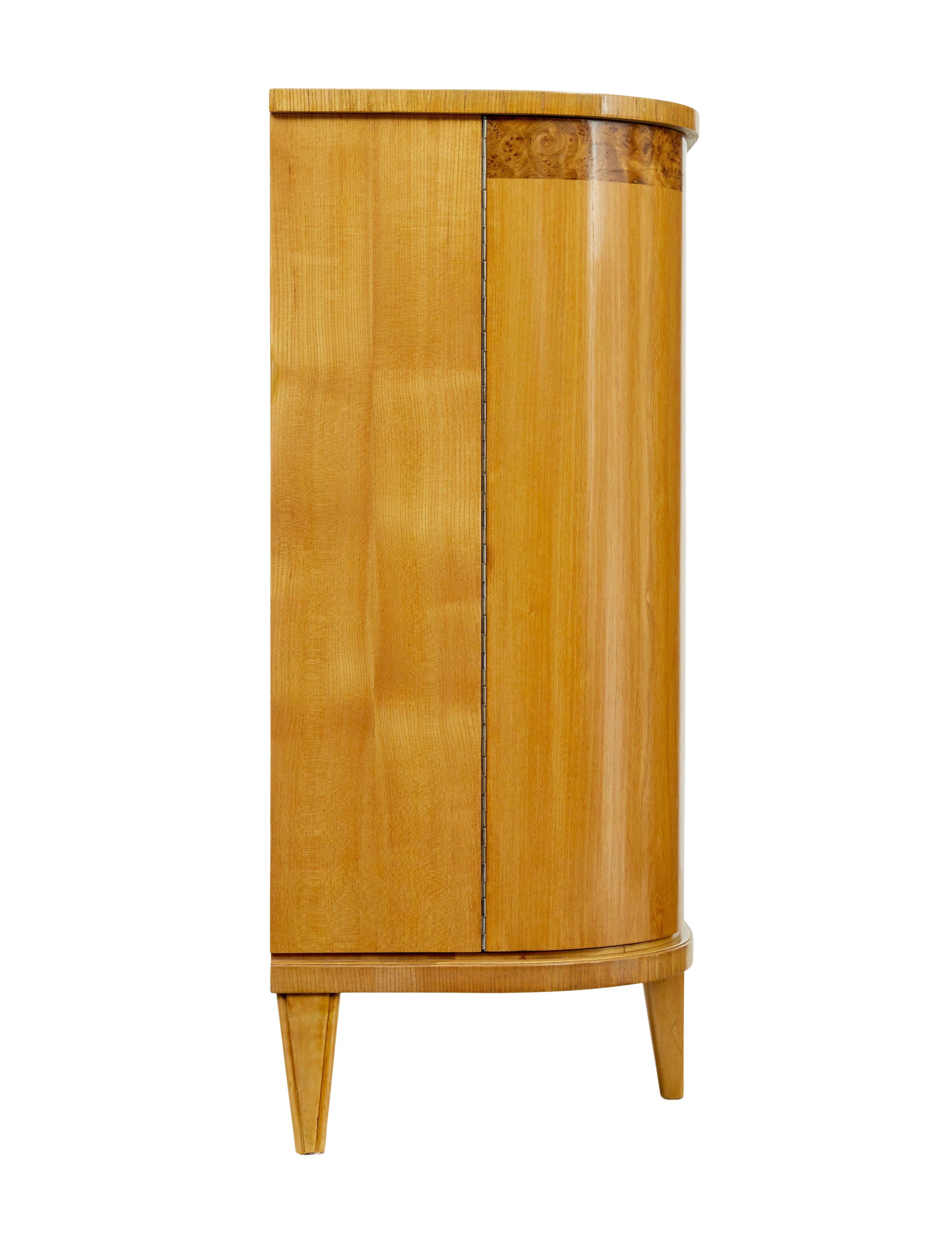Mid century Swedish inlaid elm sideboard In Good Condition For Sale In Debenham, Suffolk