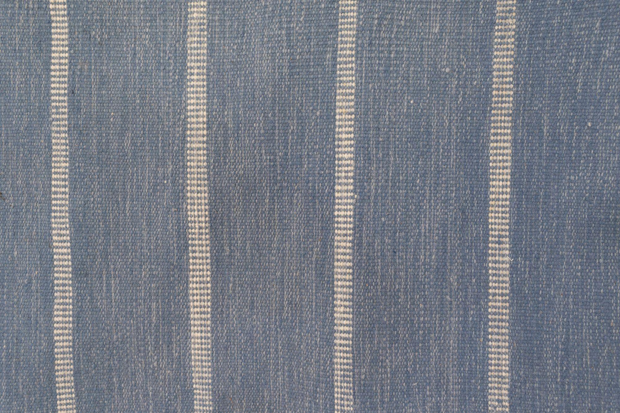 Mid-Century Swedish Kilim in Blue and Cream In Good Condition For Sale In London, England