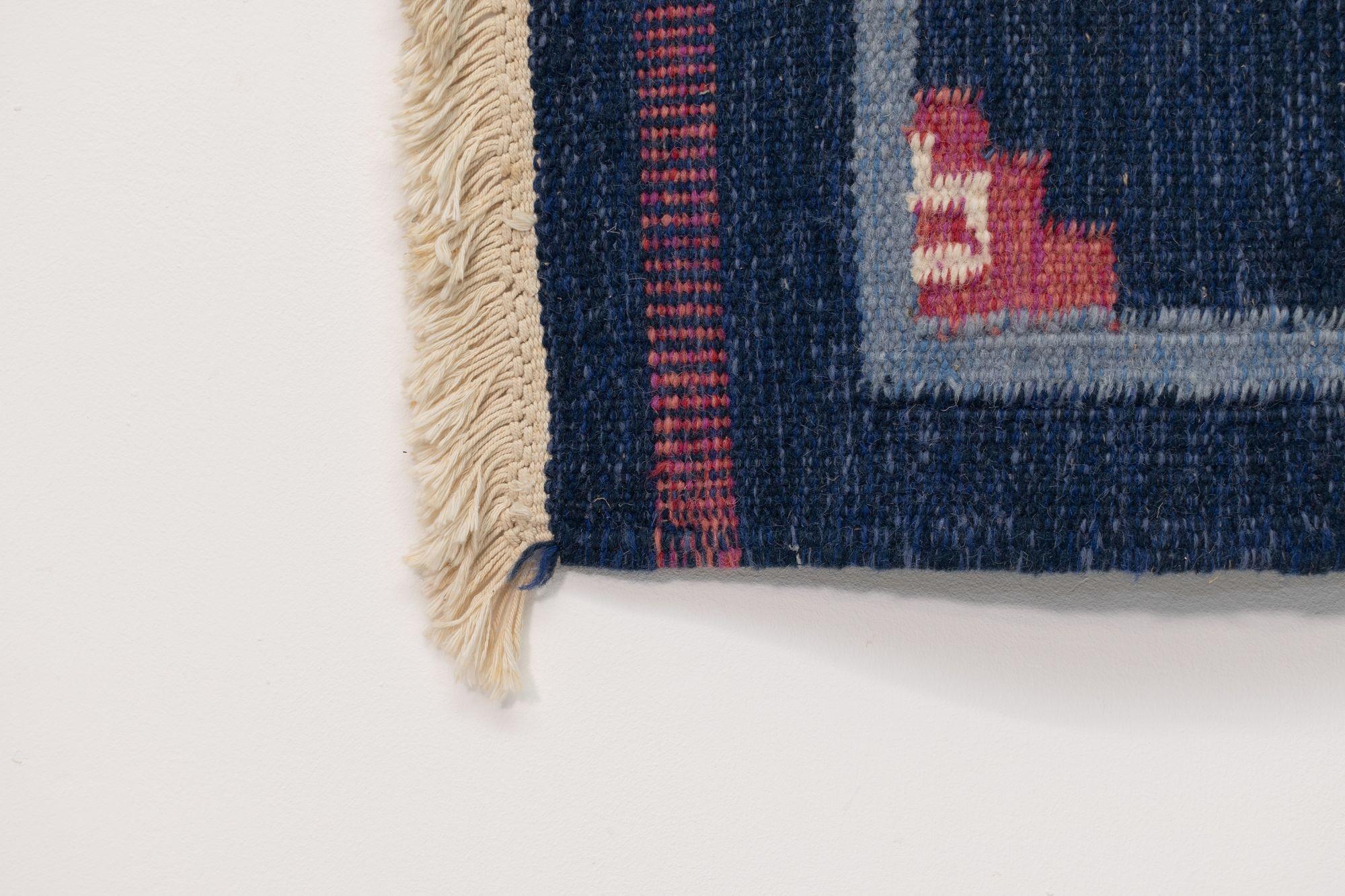 Mid-Century Swedish Kilim in Navy and Pink In Excellent Condition For Sale In London, England