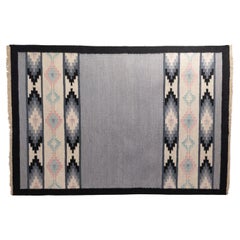 Kilim svedese di metà secolo nei toni del grigio