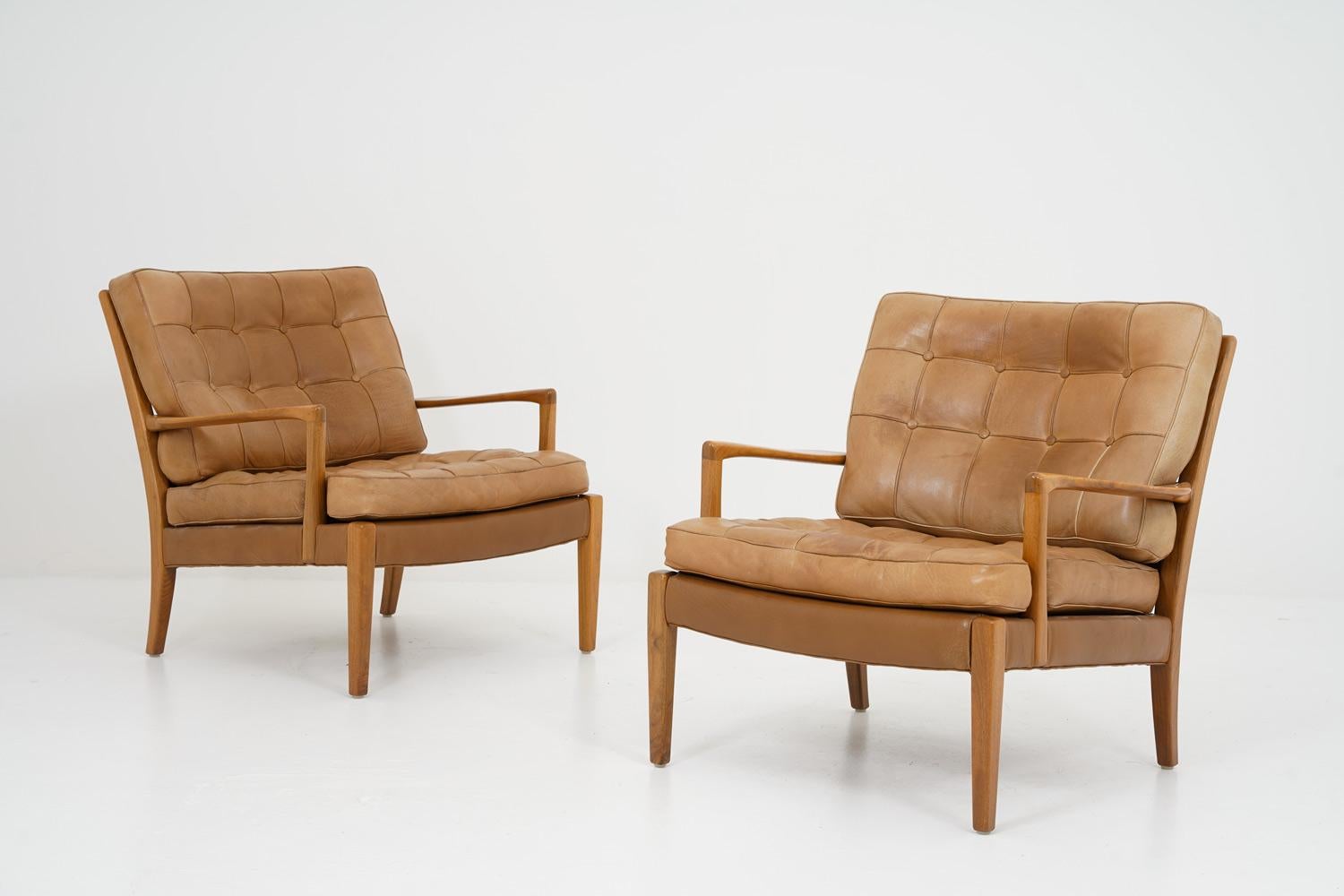 Pair of lounge chairs model 