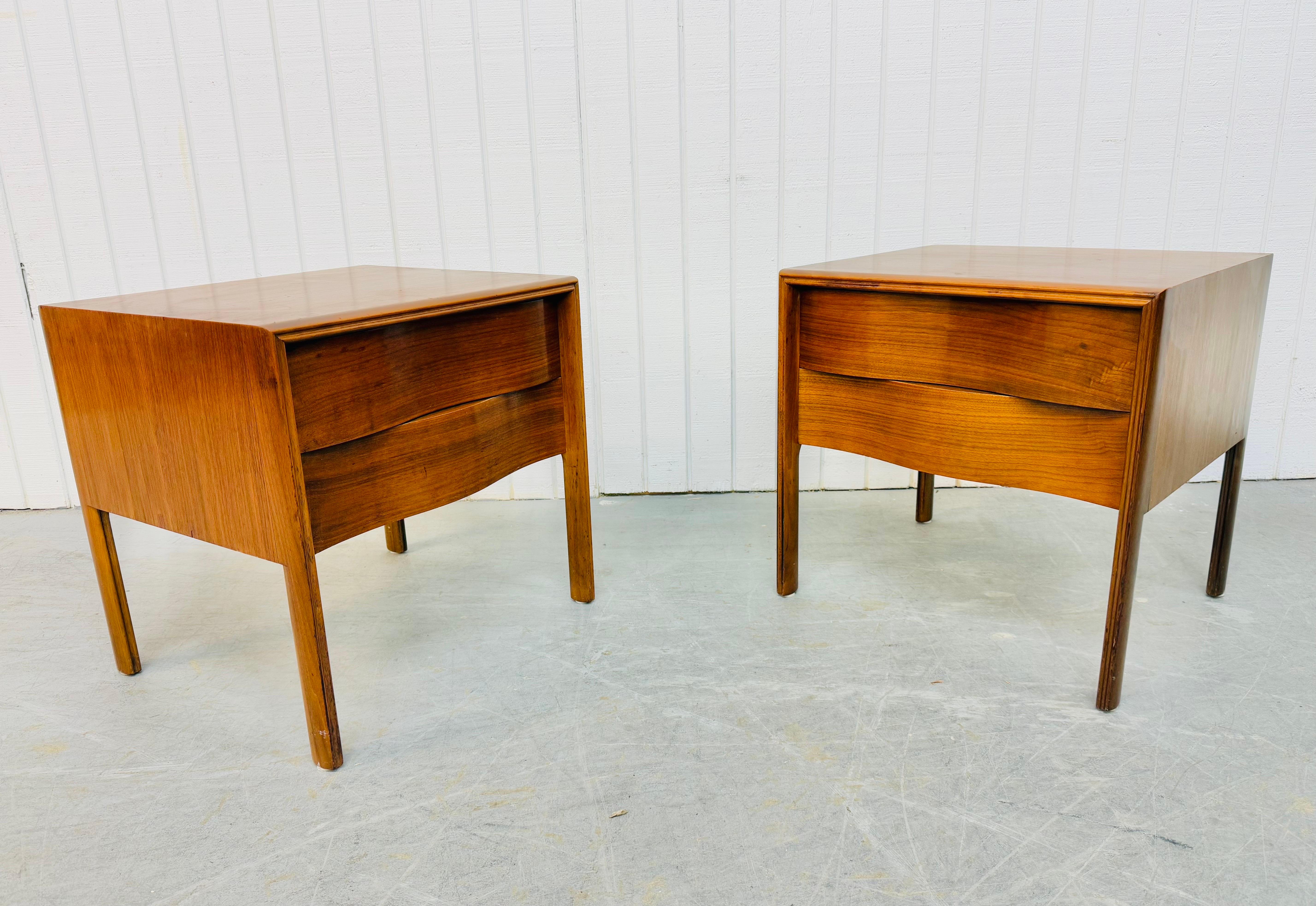 Mid-Century Swedish Modern Edmond Spence Wave Walnut 4-Piece Bedroom Set For Sale 6
