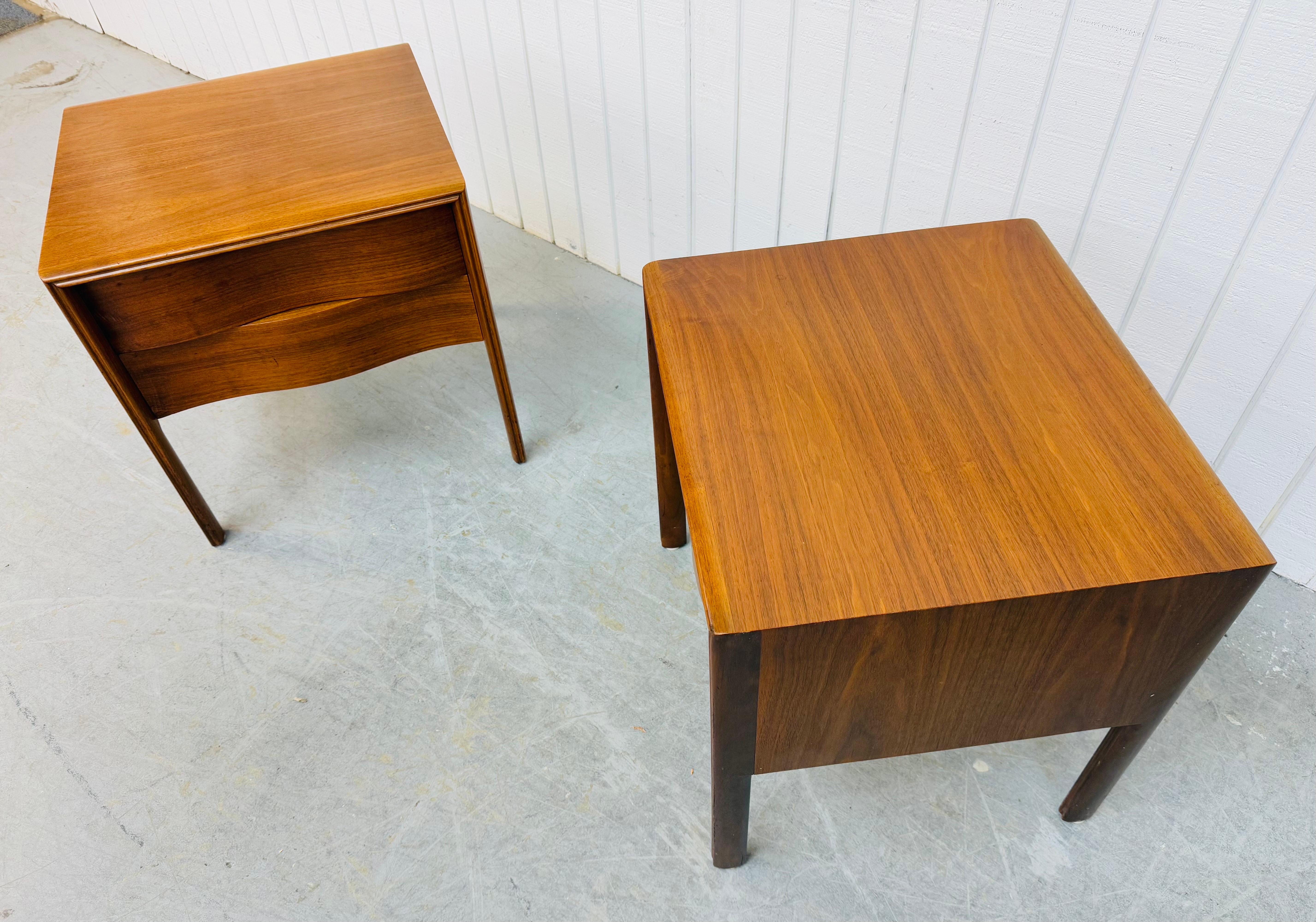 Mid-Century Swedish Modern Edmond Spence Wave Walnut 4-Piece Bedroom Set For Sale 9
