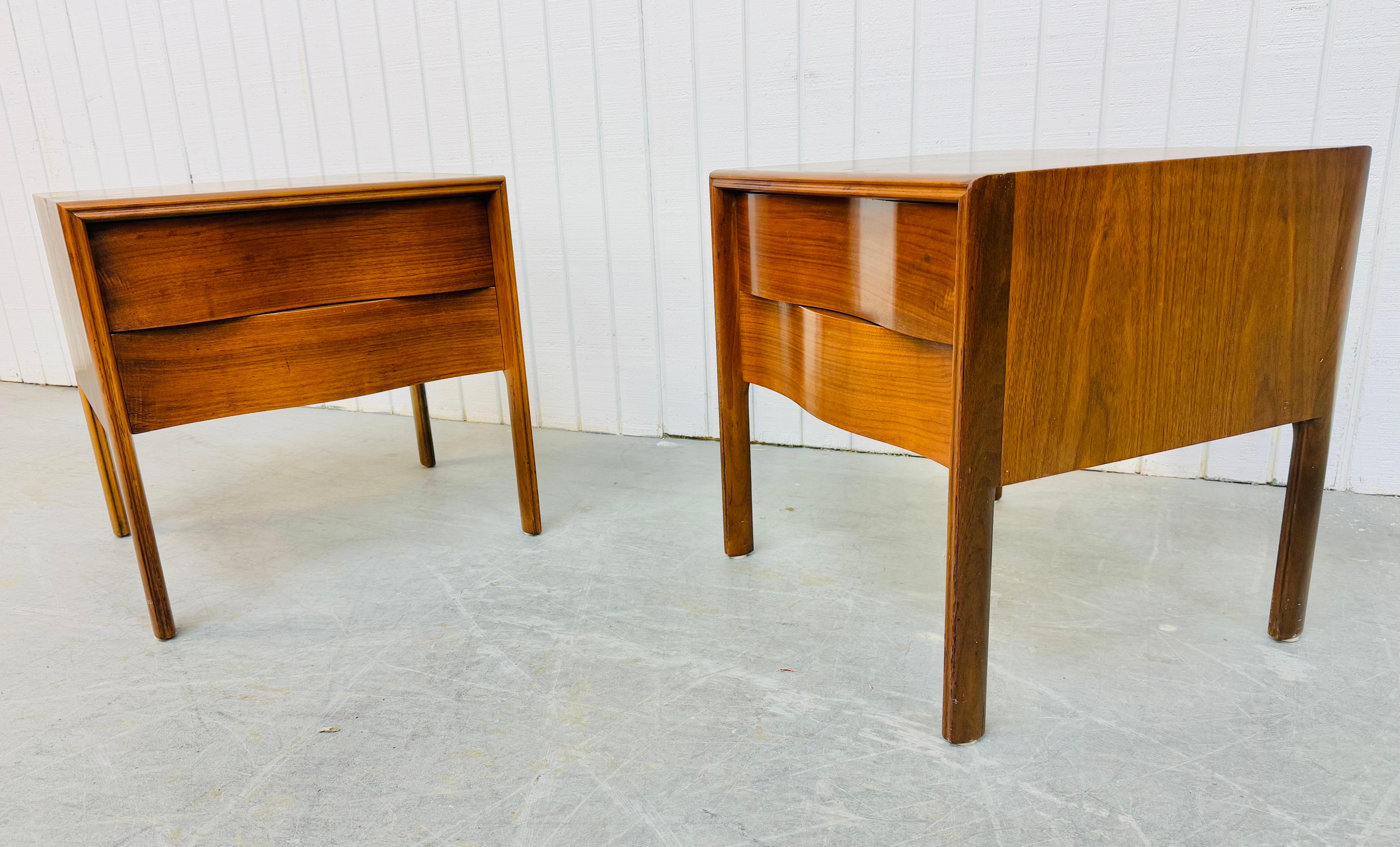 Mid-Century Swedish Modern Edmond Spence Wave Walnut Nightstands - Set of 2 In Good Condition For Sale In Clarksboro, NJ