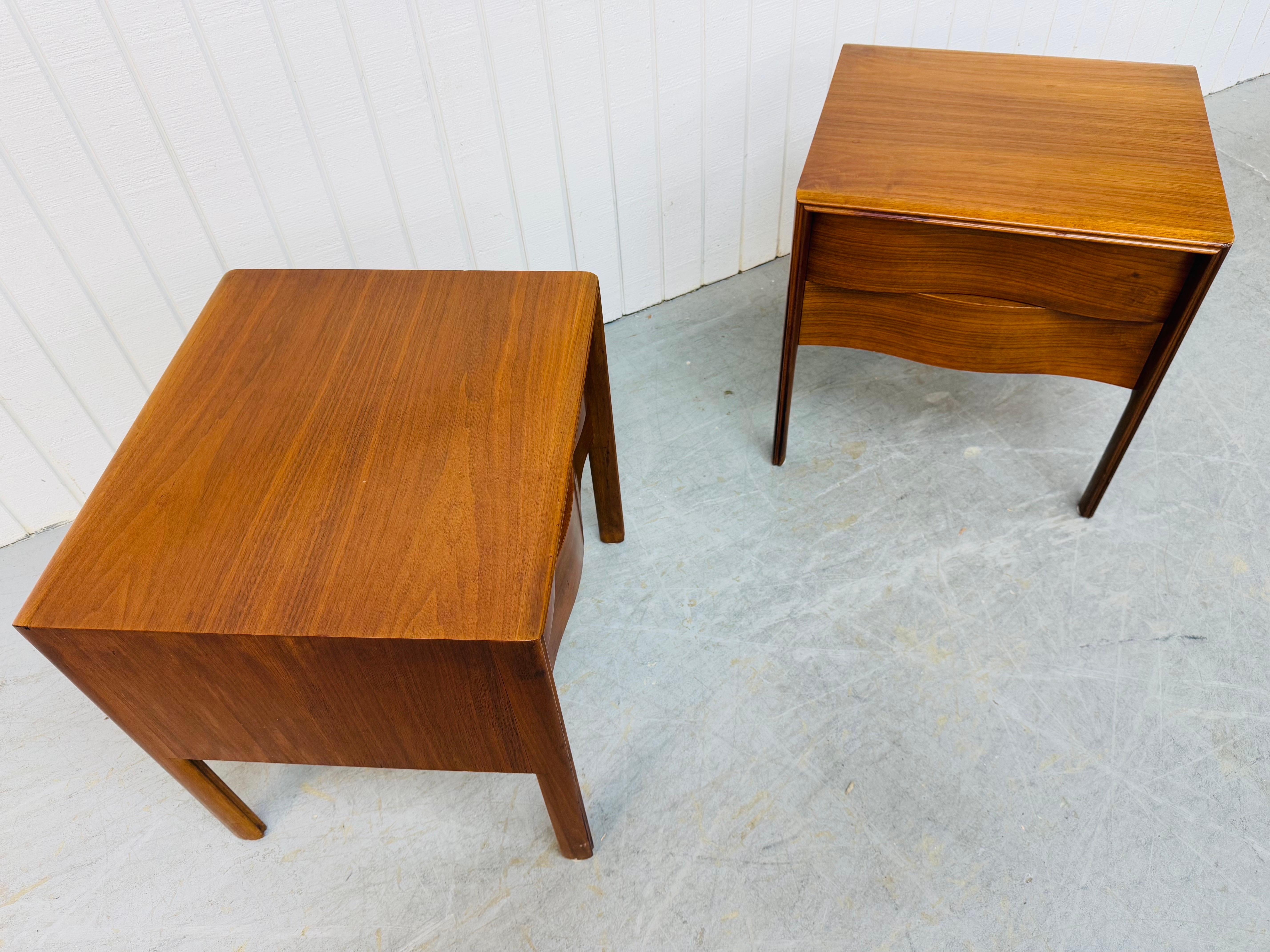 20th Century Mid-Century Swedish Modern Edmond Spence Wave Walnut Nightstands - Set of 2 For Sale