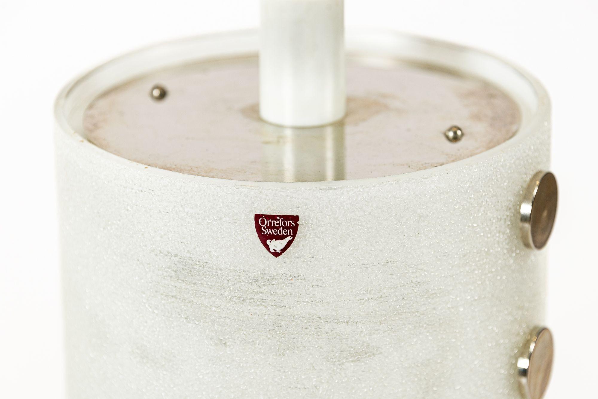 Mid Century Swedish Modern Glass Pendant Lamp by Orrefors im Angebot 3