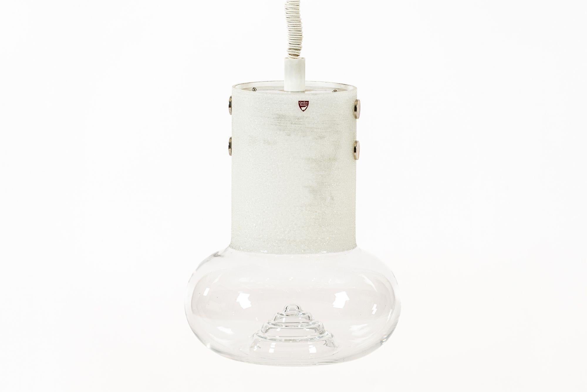 Schwedische moderne Glas-Pendelleuchte von Orrefors, Mid-Century Modern im Zustand „Gut“ im Angebot in Detroit, MI