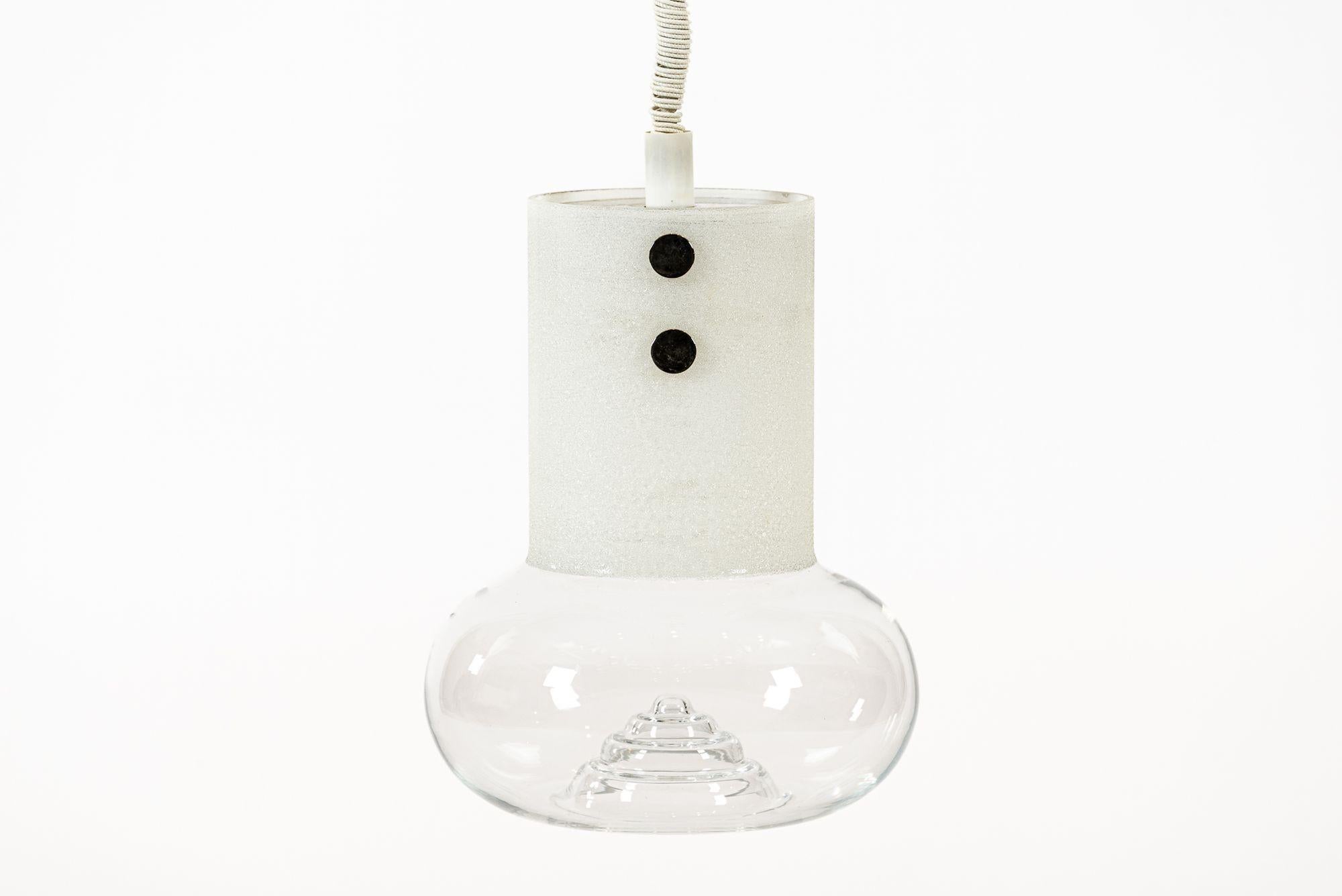 Mid Century Swedish Modern Glass Pendant Lamp by Orrefors im Zustand „Gut“ im Angebot in Detroit, MI