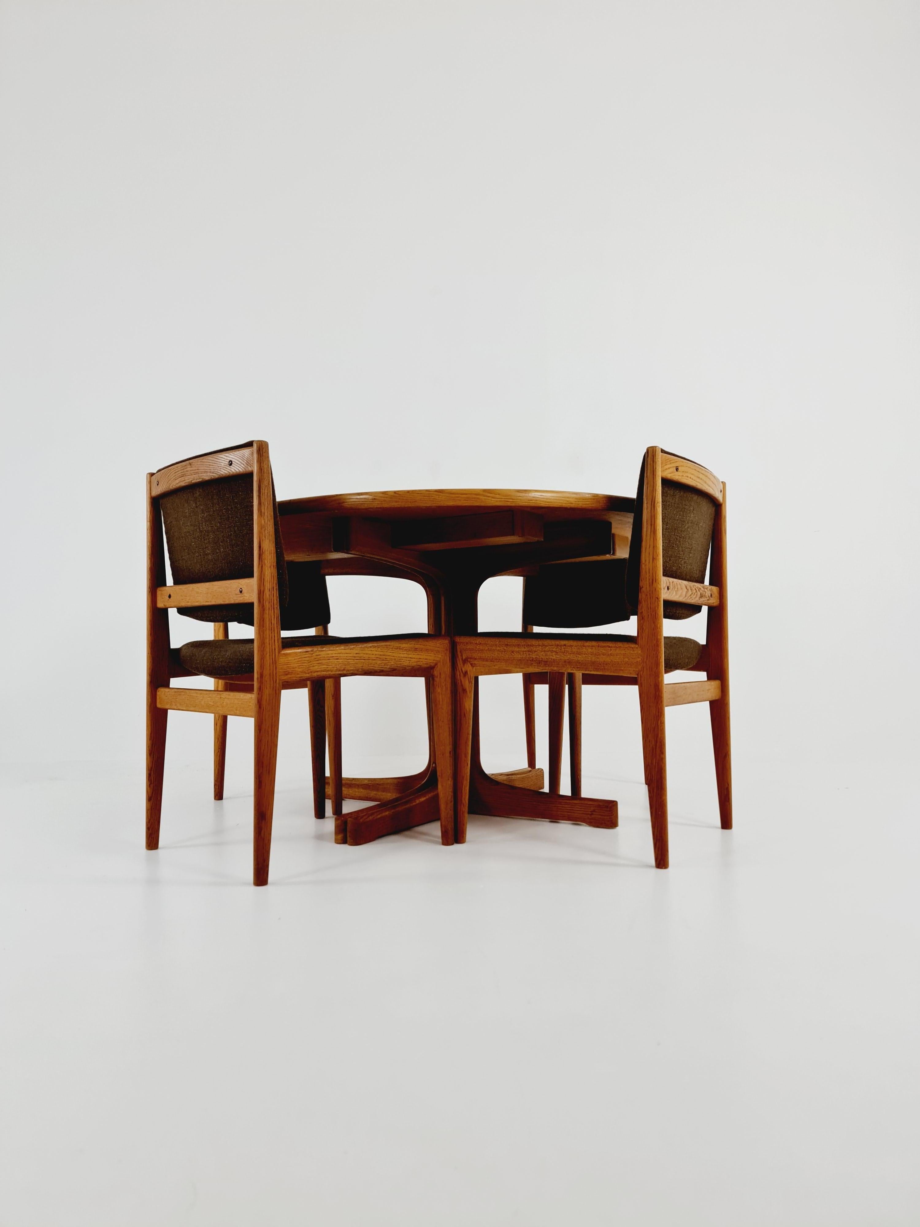 Mid-Century Modern Table de salle à manger en chêne moderne suédois du milieu du siècle par Karl Erik Ekselius, 1960s en vente