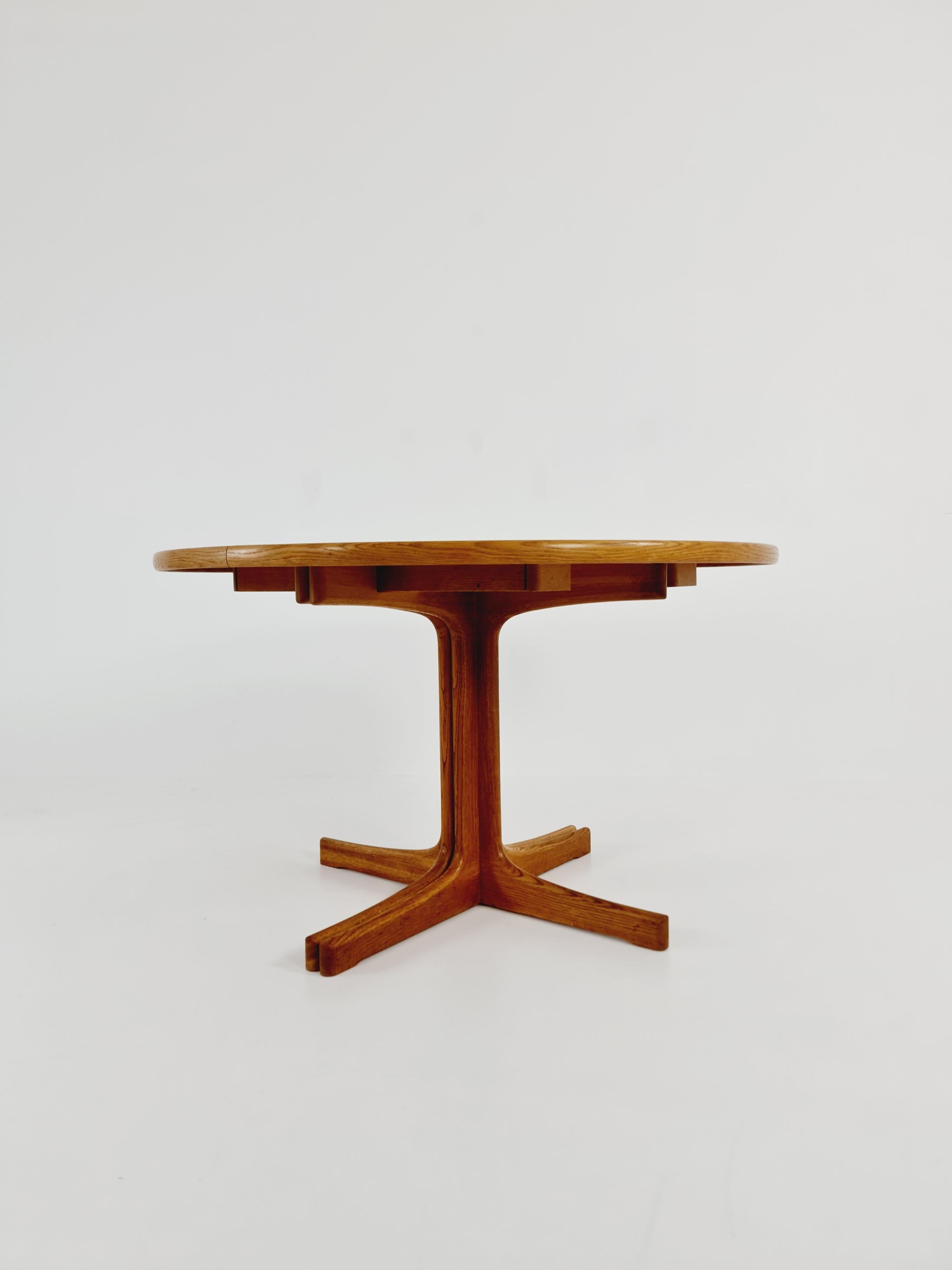 Chêne Table de salle à manger en chêne moderne suédois du milieu du siècle par Karl Erik Ekselius, 1960s en vente