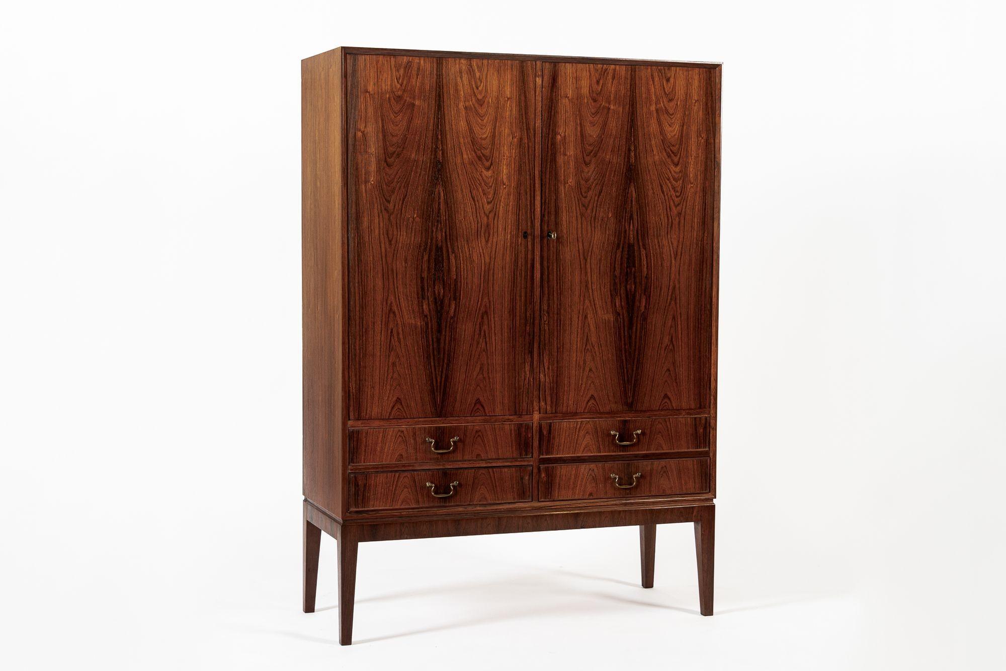 Armadio alto in palissandro del Mid Century Swedish Modern in vendita 4