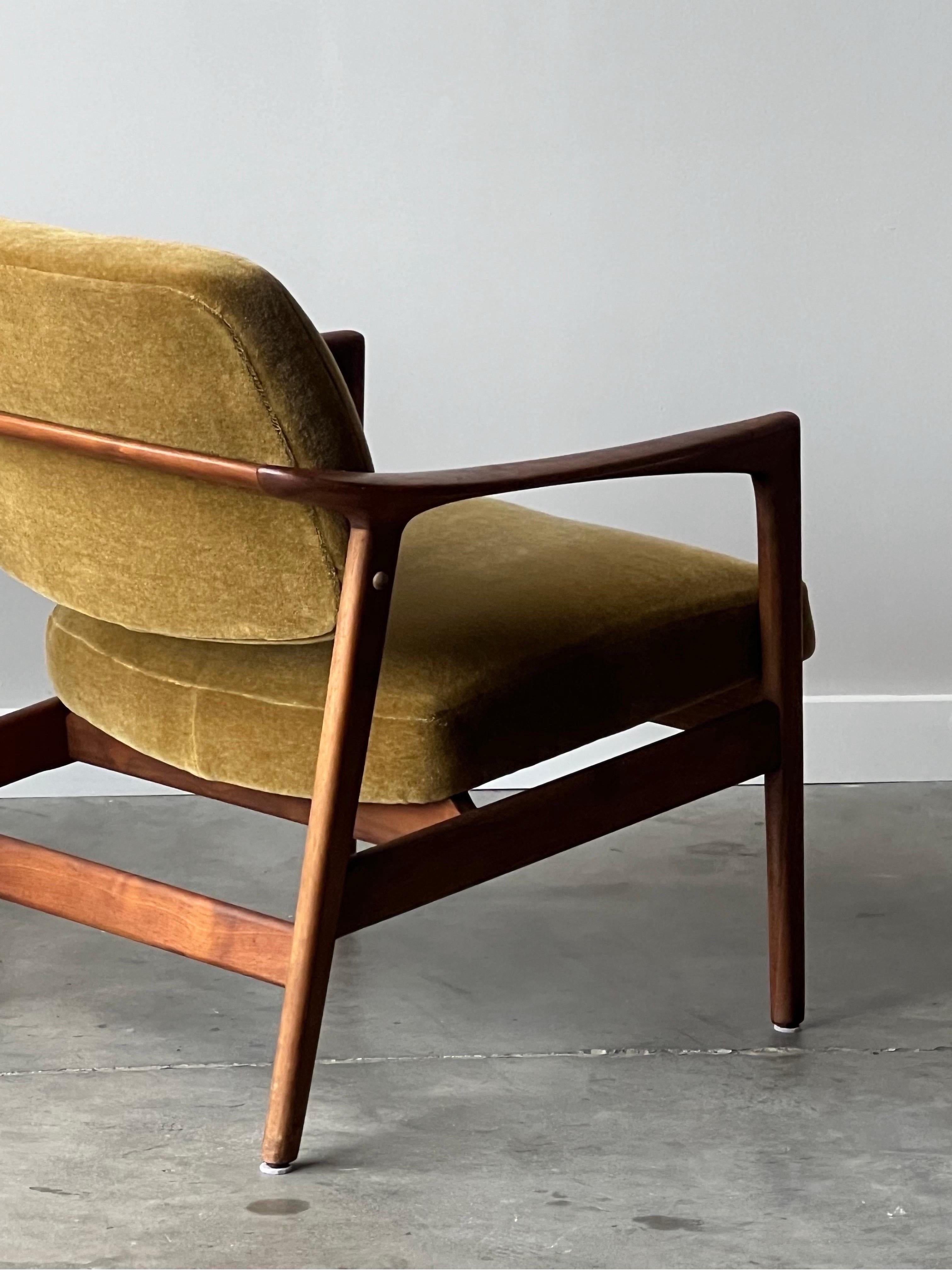 Mid-Century Swedish Pair of Lounges by Folke Ohlsson for Dux 5