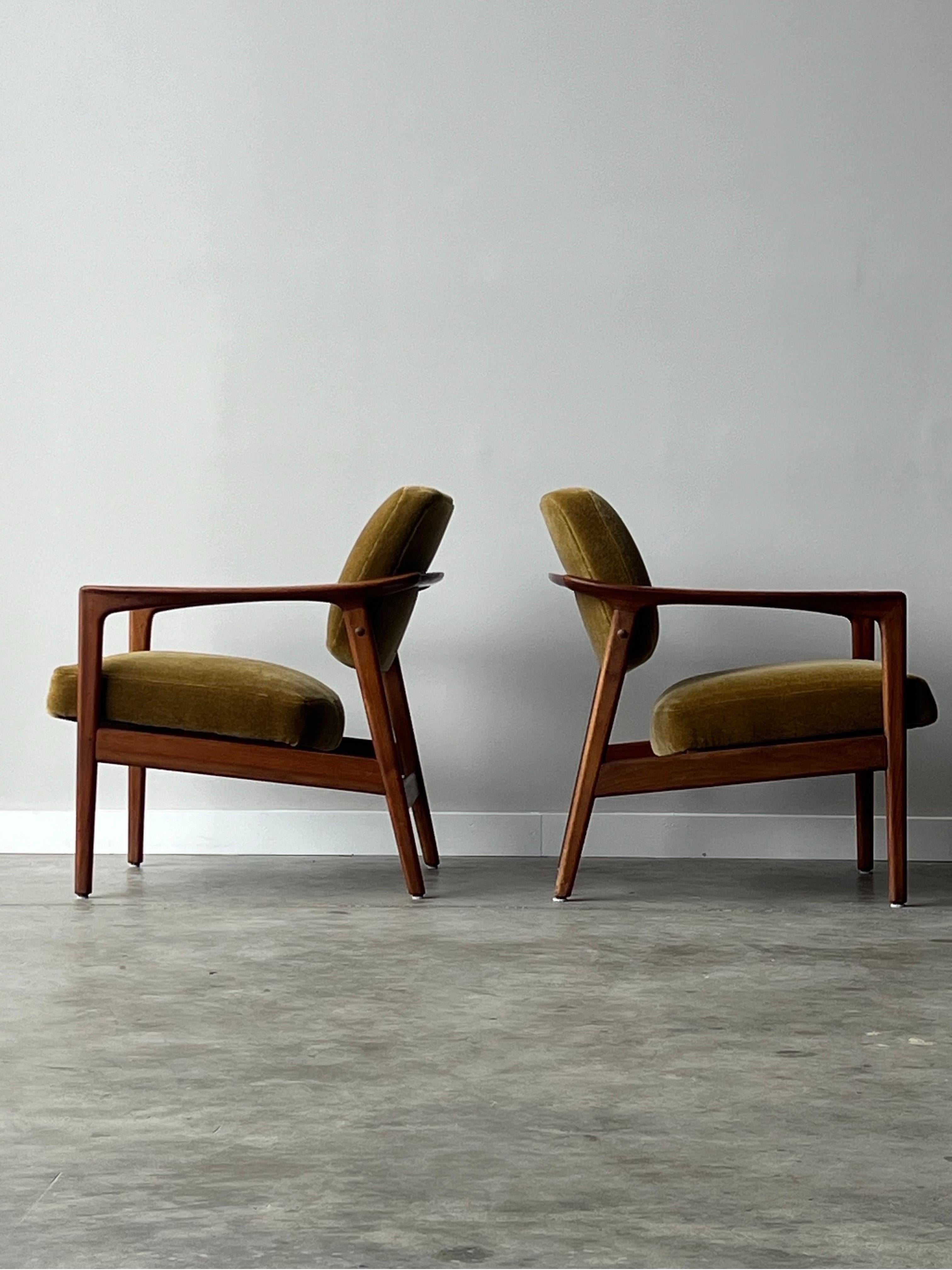 Mid-Century Modern Mid-Century Swedish Pair of Lounges by Folke Ohlsson for Dux For Sale