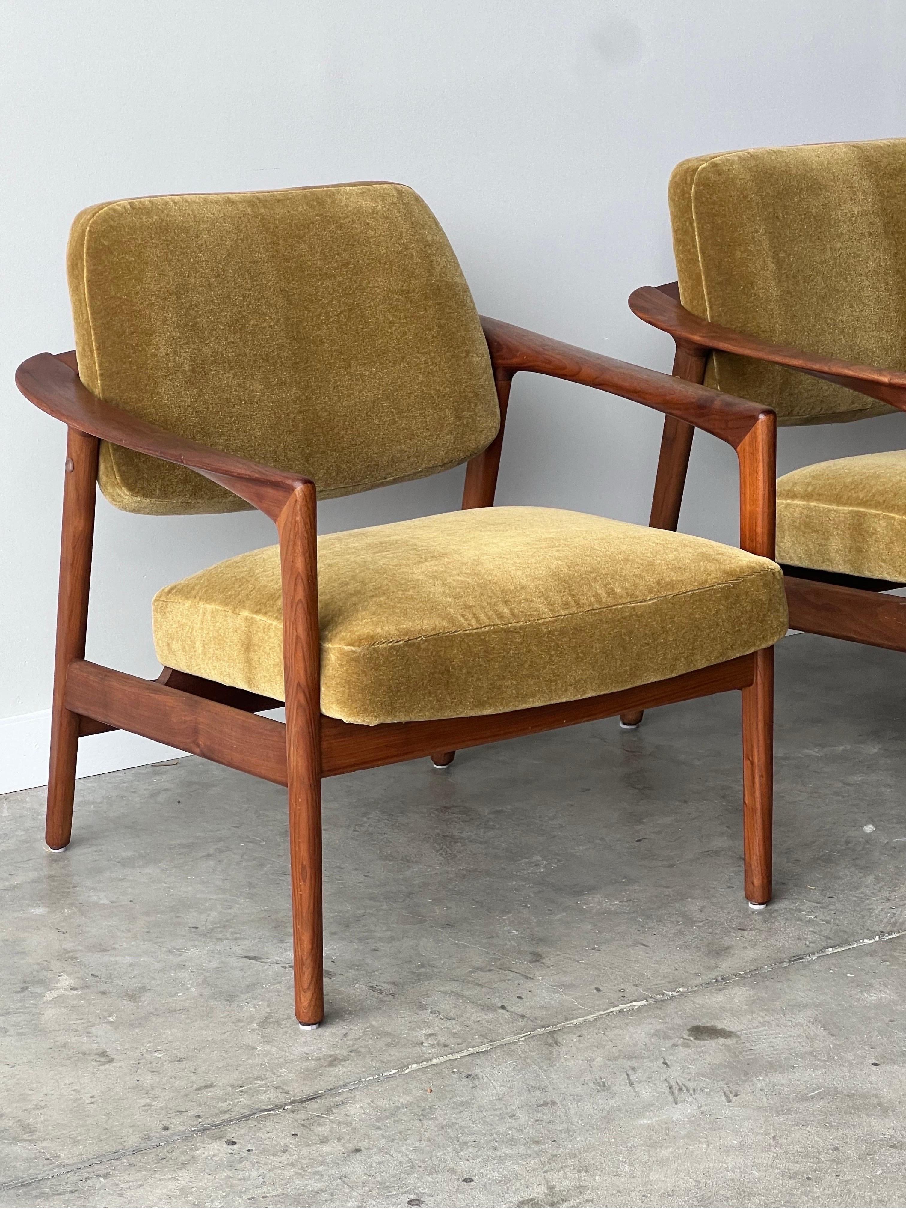 Fabric Mid-Century Swedish Pair of Lounges by Folke Ohlsson for Dux