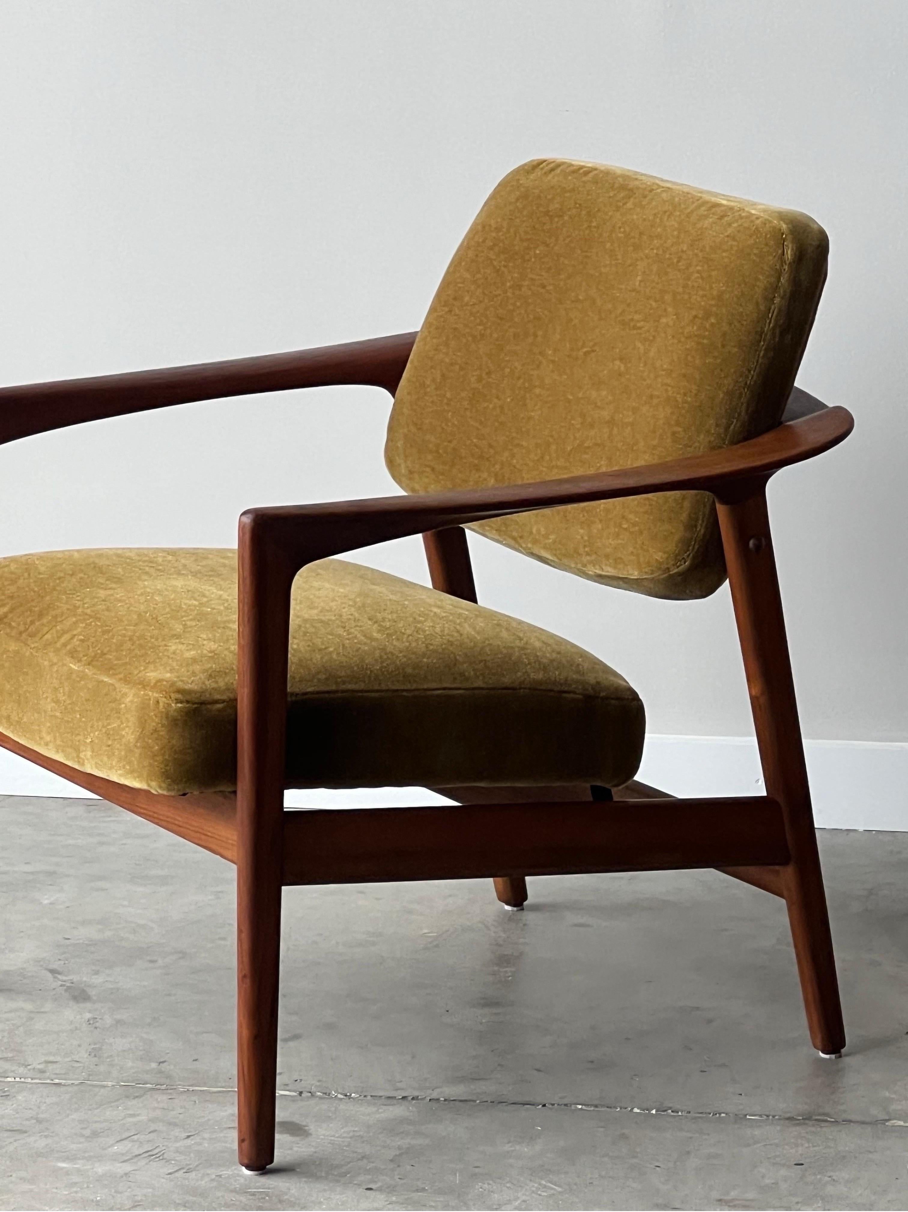 Mid-Century Swedish Pair of Lounges by Folke Ohlsson for Dux 1