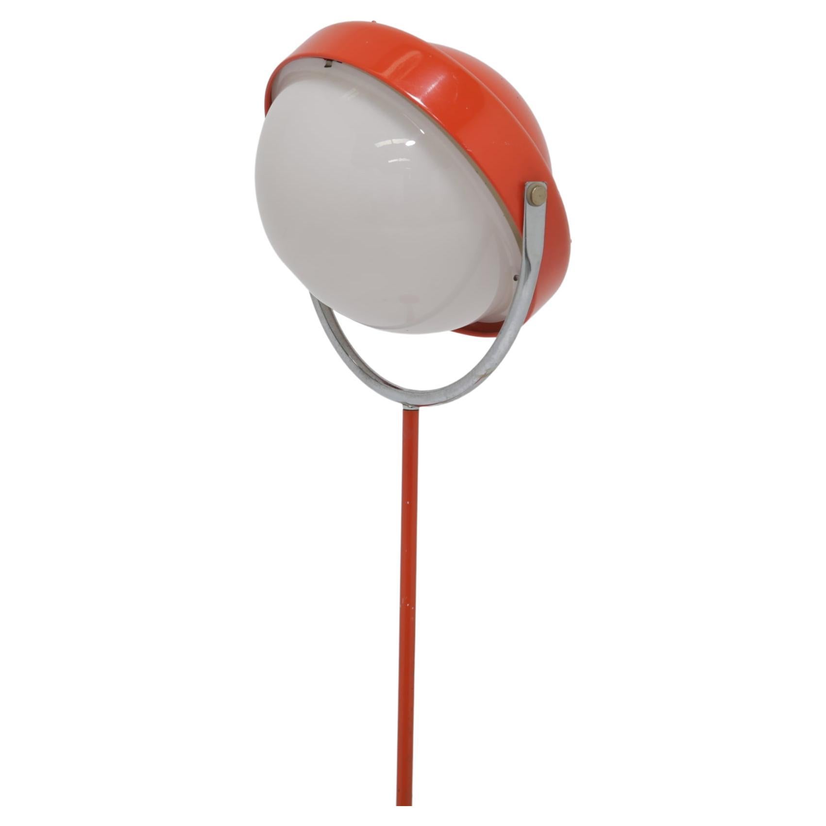 Lampadaire rouge de l'ère spatiale suédoise du milieu du siècle par Uno Dahlén pour Aneta, années 1960. en vente