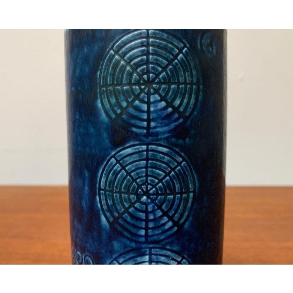 Mid-Century moderno Vaso Sarek svedese di metà secolo di Olle Alberius per Rörstrand, anni '60 in vendita