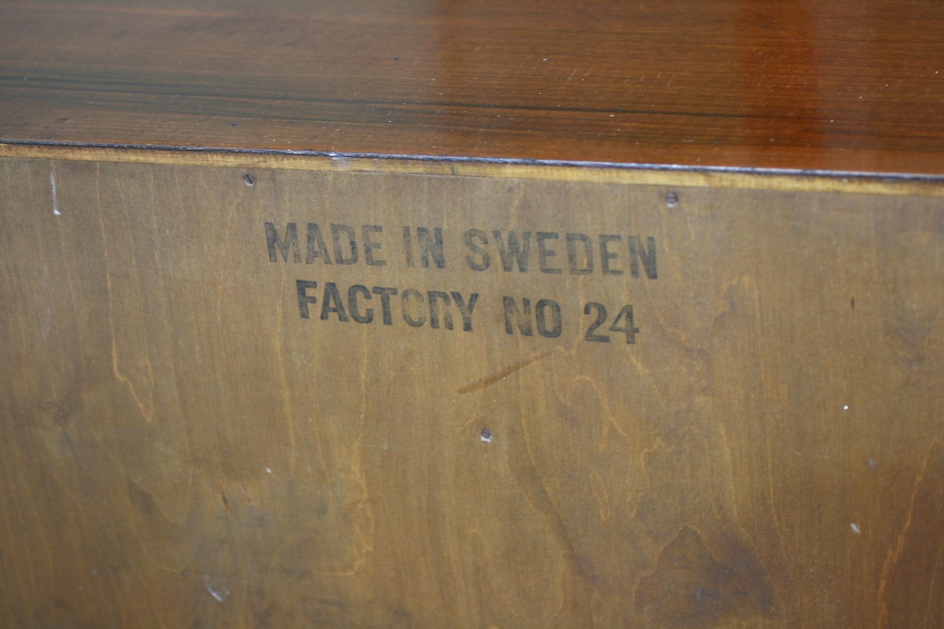 Midcentury Swedish Sculptural Dresser, William Hinn For Sale 4