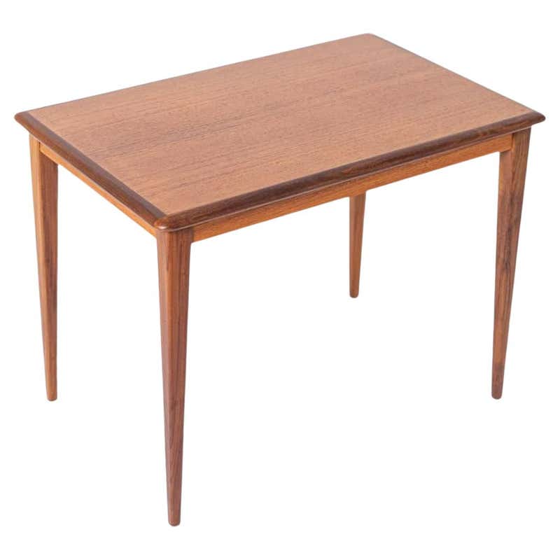 Midcentury Three Legged Table in Teak Wood For Sale at 1stDibs