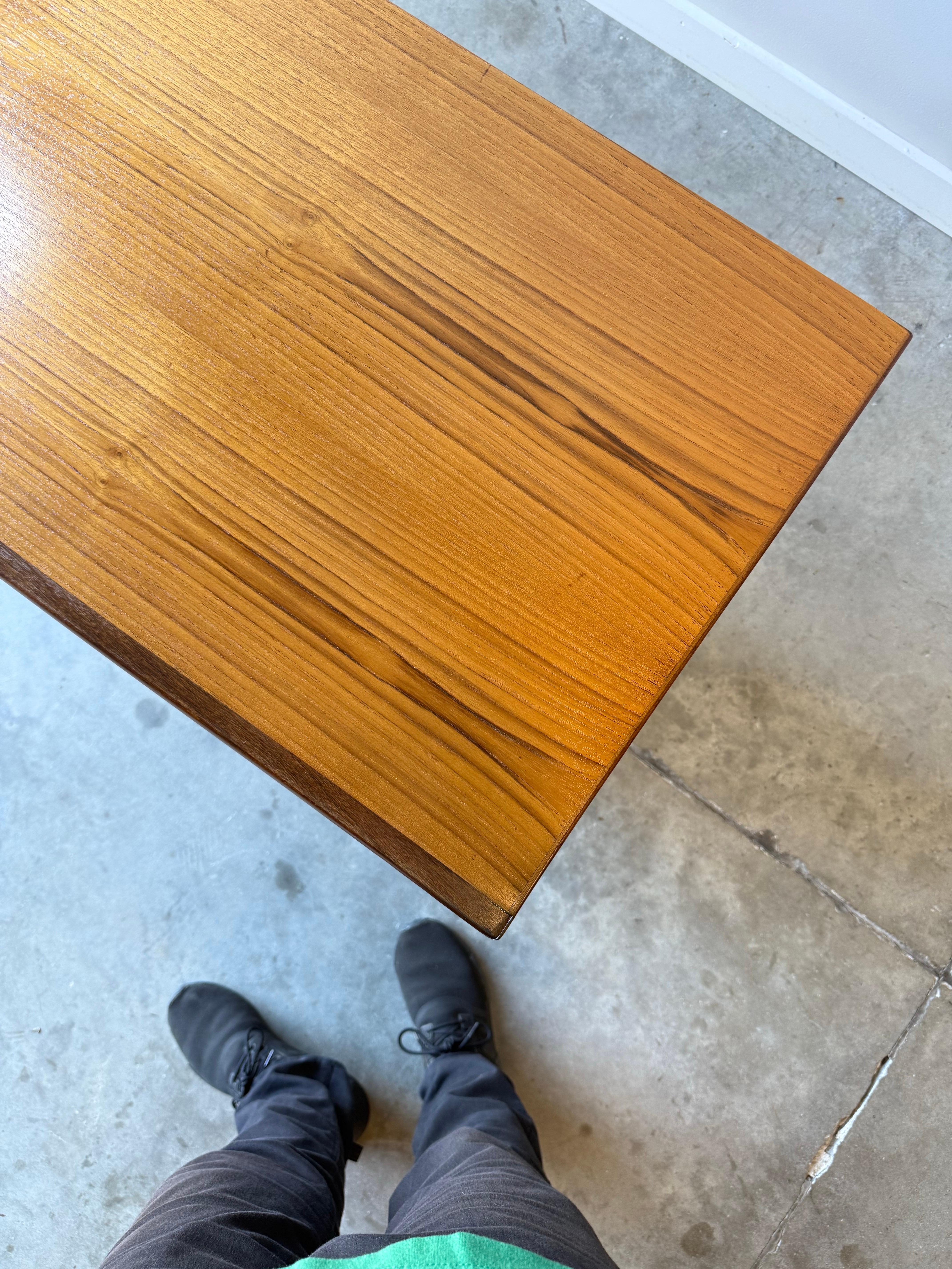 Metà XX secolo Credenza svedese di metà secolo in vendita
