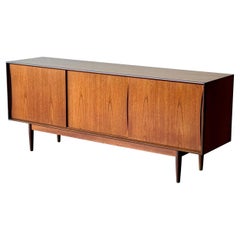 Buffet suédois du milieu du siècle