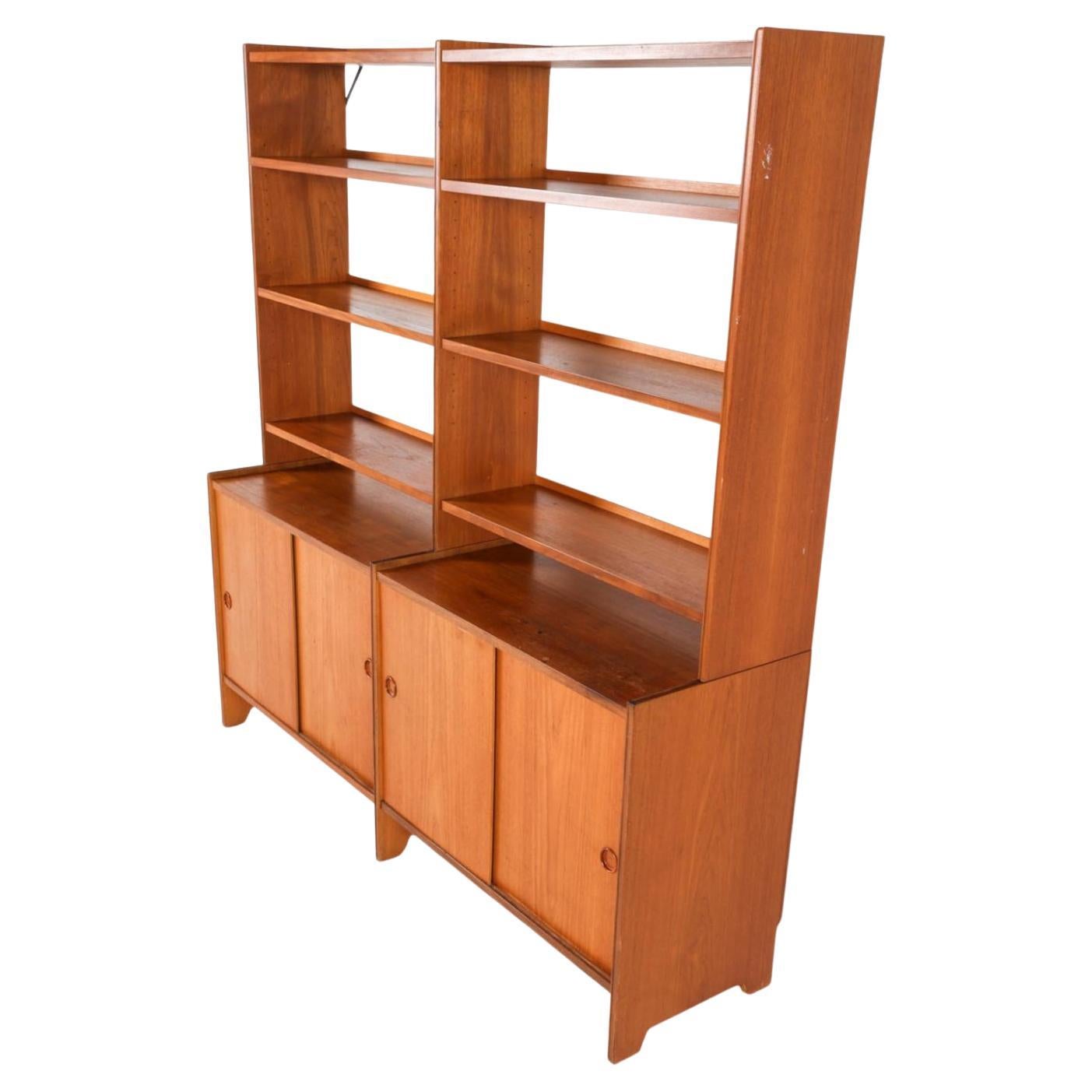 Mid century Swedish teak bookcase wall unit with lower credenza cabinet In Good Condition In BROOKLYN, NY