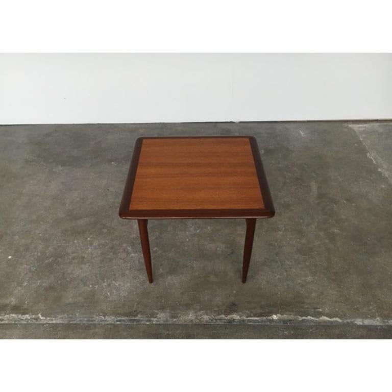 XX secolo Tavolino da caffè in teak svedese di metà secolo di HMB Möbler, anni '60 in vendita