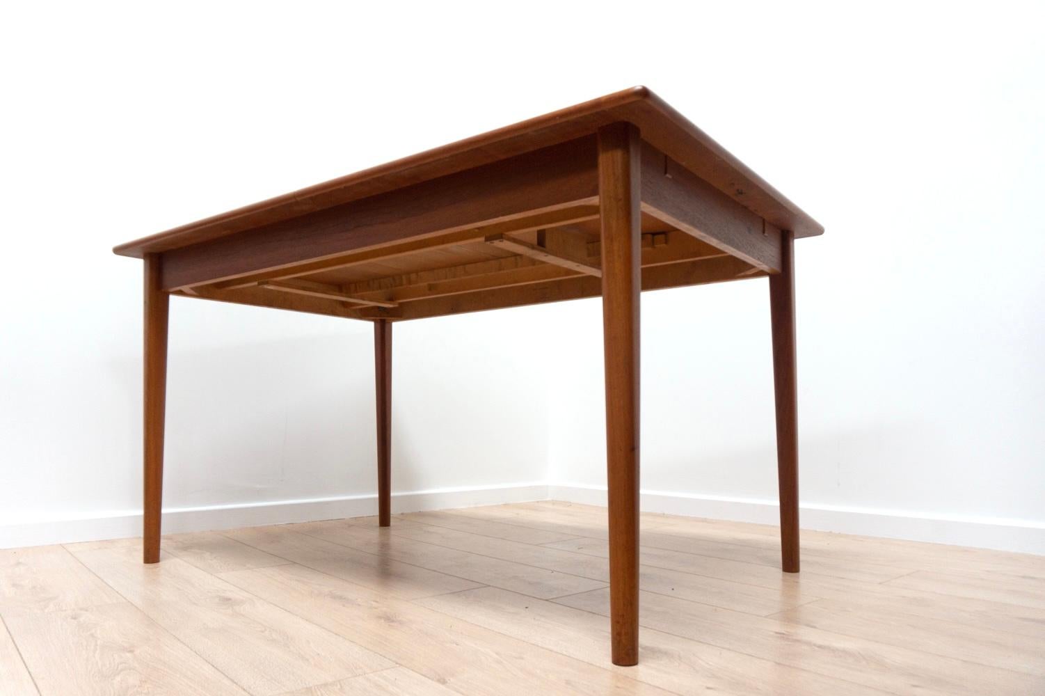 Mid-Century Swedish Teak Nils Jonsson for Troeds Scania Extending Dining Table In Good Condition In Blackpool, GB
