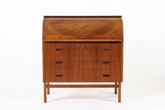 Scrivania svedese di metà secolo in teak con piano rotante di Egon Ostergaard