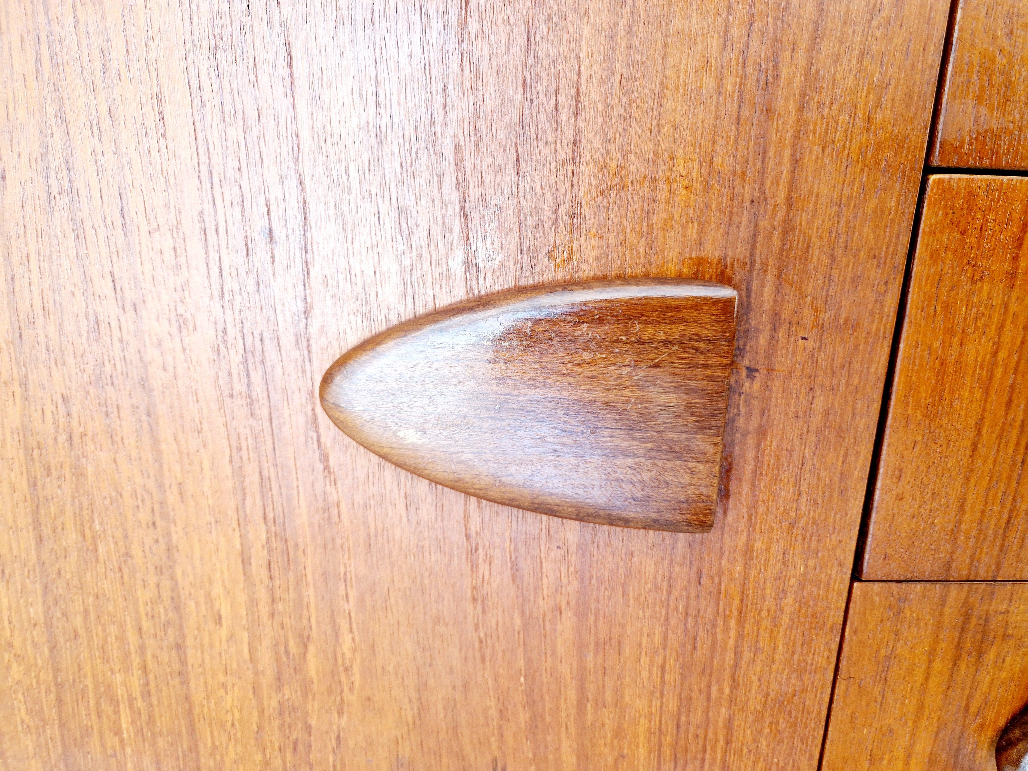 Credenza svedese di metà secolo in teak 1960 in vendita 1