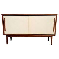 Schwedisches Teakholz-Sideboard aus der Mitte des Jahrhunderts