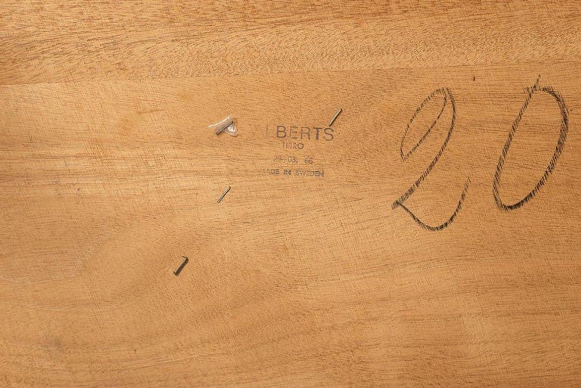 Schwedischer teakholz-beistelltisch aus der mitte des jahrhunderts von Albert Larsson im Angebot 3