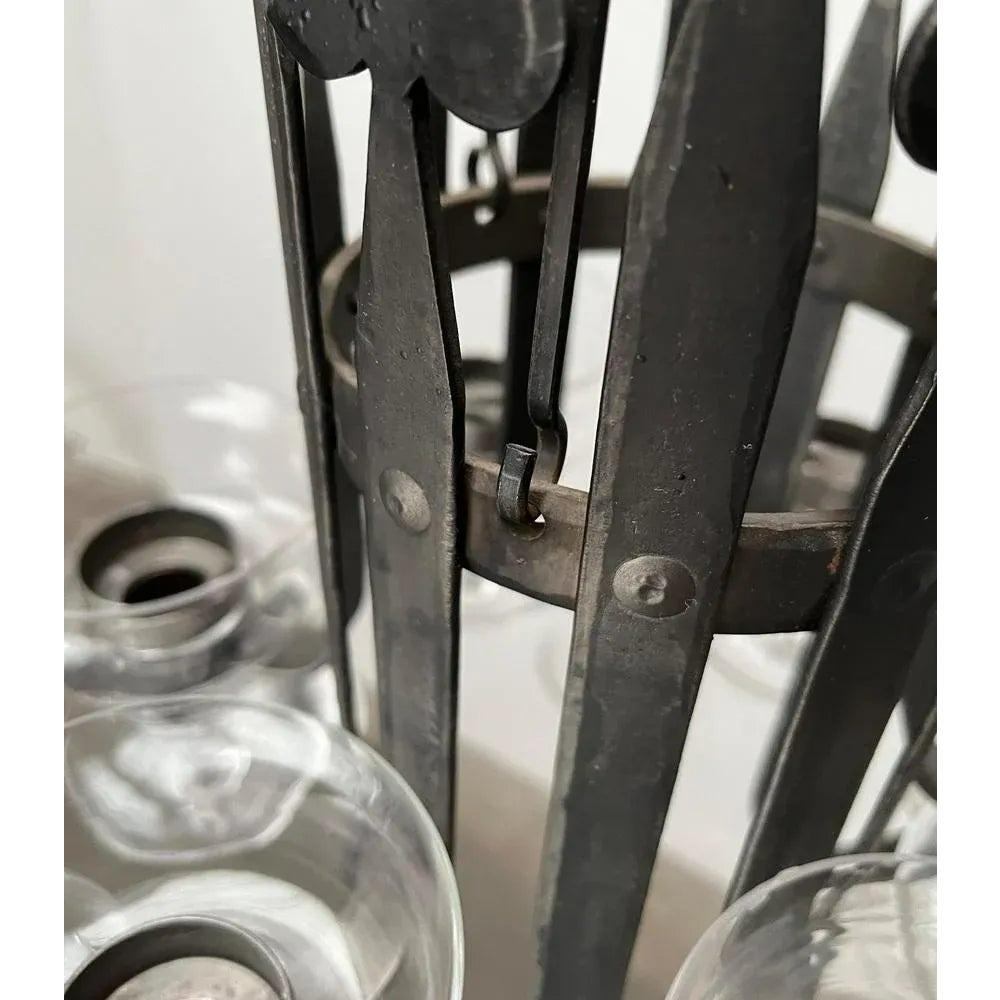 Candelabro sueco de hierro forjado y cristal de mediados de siglo, años 60 en venta 5