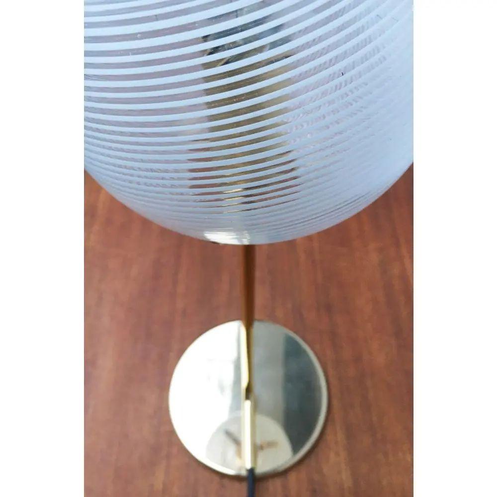 Lámpara de sobremesa de cristal arremolinado de mediados de siglo, años 60 Moderno de mediados de siglo en venta